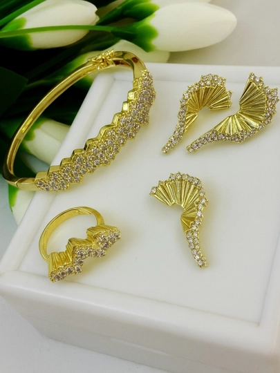 Комплект украшений в стиле Vancleef, Messika, Bvlgari, серьги, кольцо, браслет, цепочка