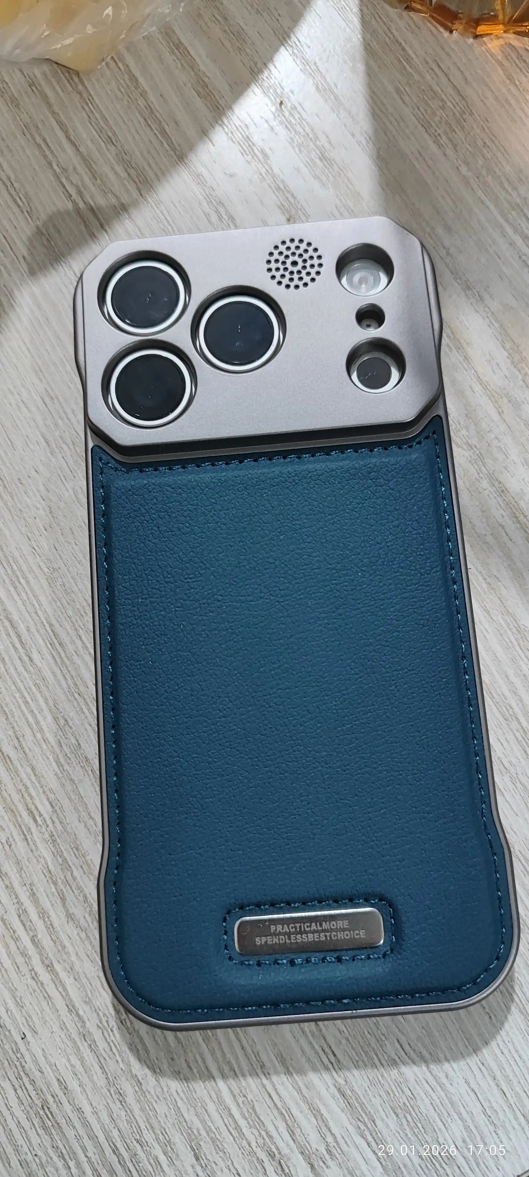 Кожаный пластиковый чехол с для iPhone 11, 12, 13, 14, 15, 16, 17 Pro/Max