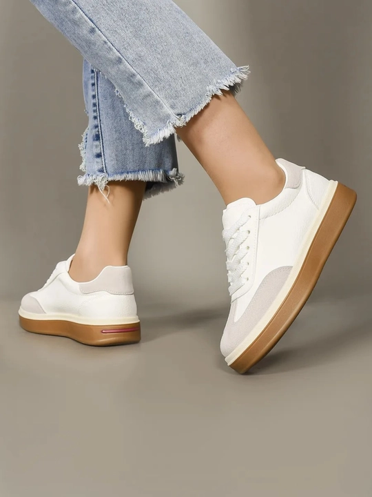 Классические кроссовки для женщин и девушек
