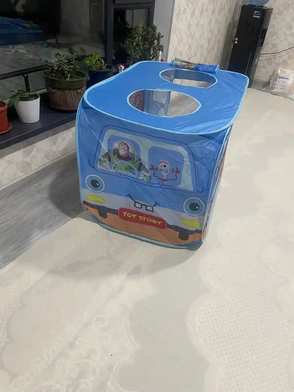 Bolalar o'yin chodiri, bolalar va o'yinchoqlar uchun uycha, chodir, ichki va tashqi makon