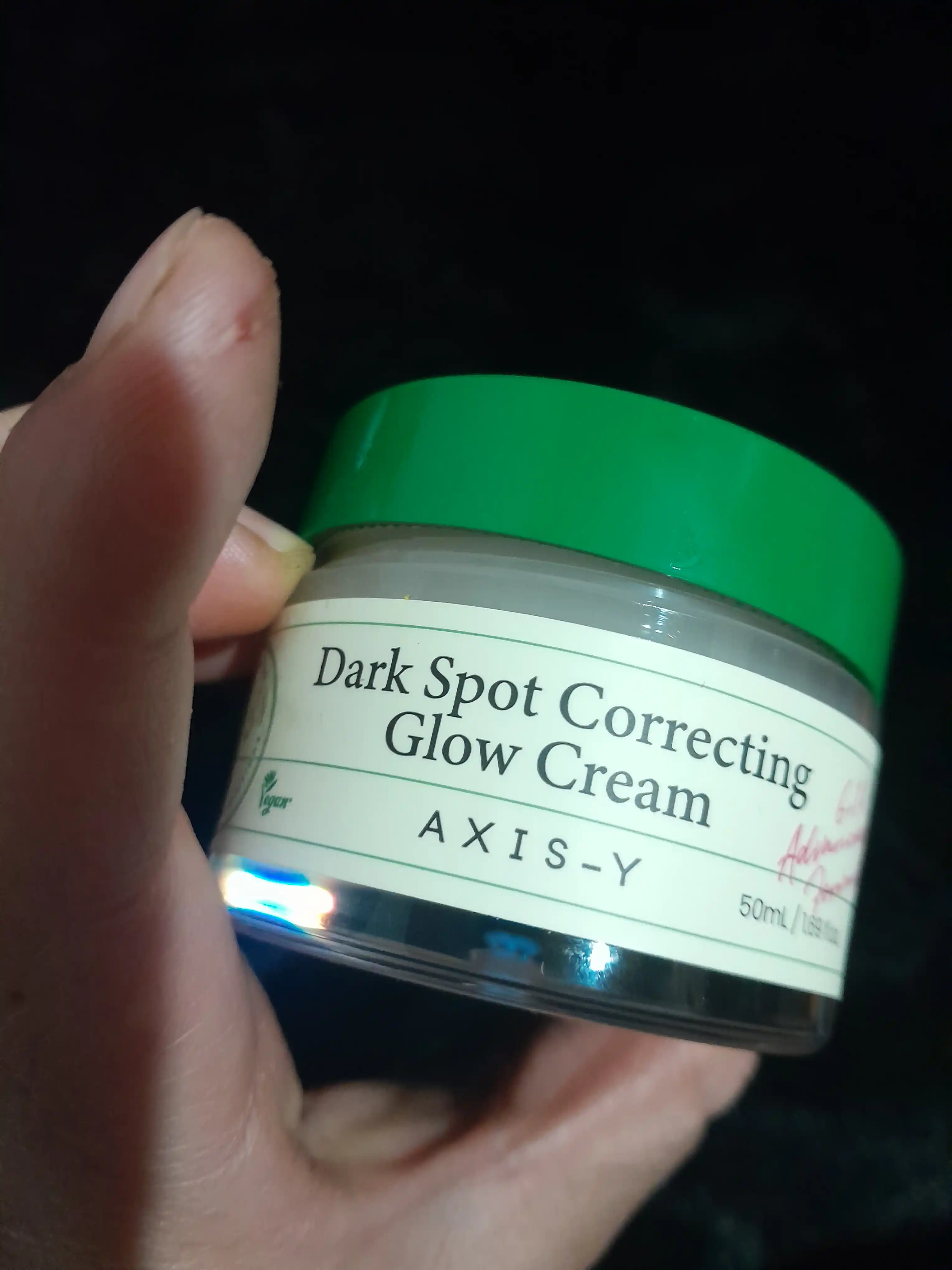 Axis-Y niatsinamidli pigmentatsiyaga qarshi krem Dark Spot Glow Cream