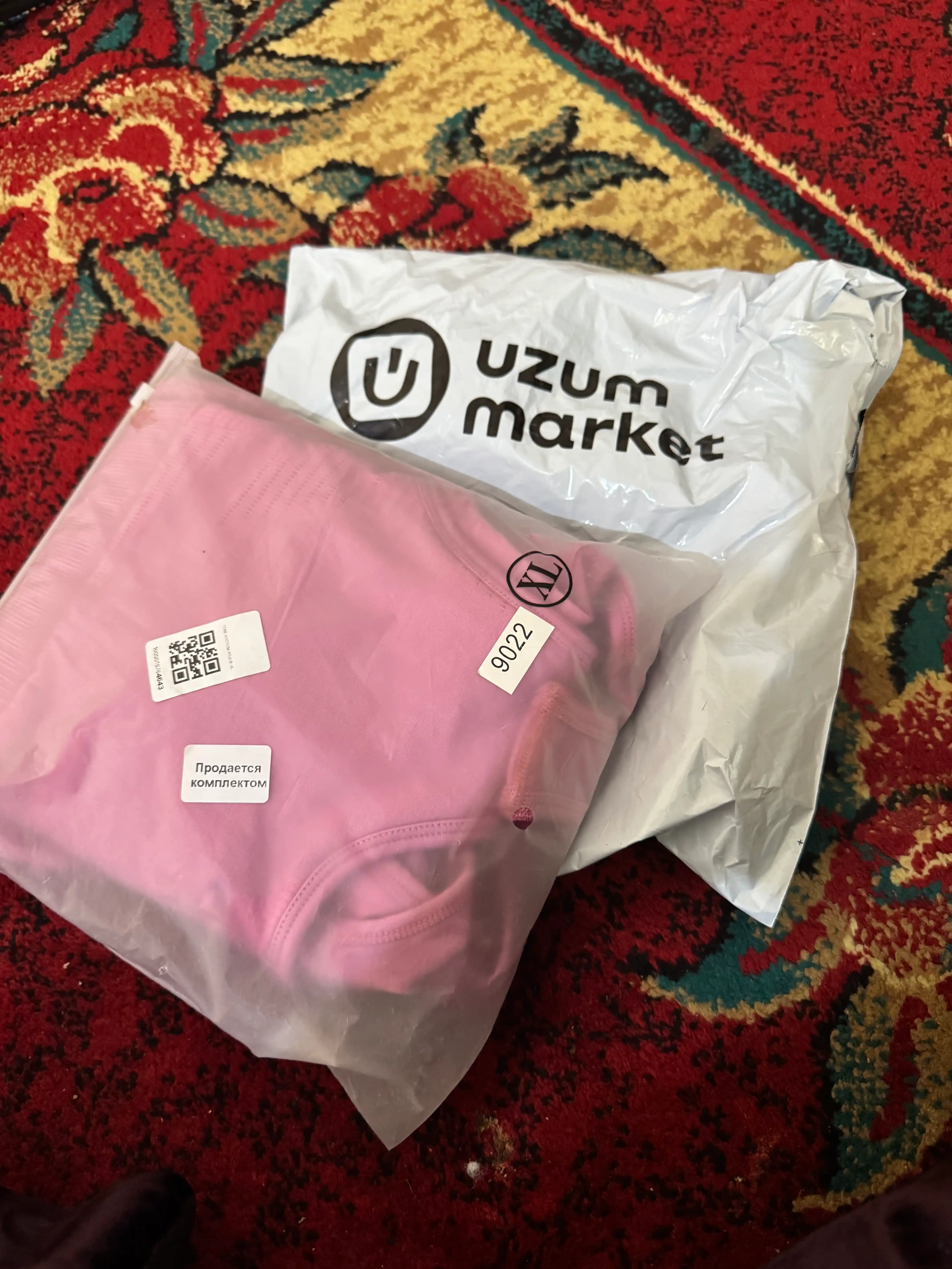 Ayollar uchun fitnes kostyumi, legginslari va top, 2 tasi 1 da