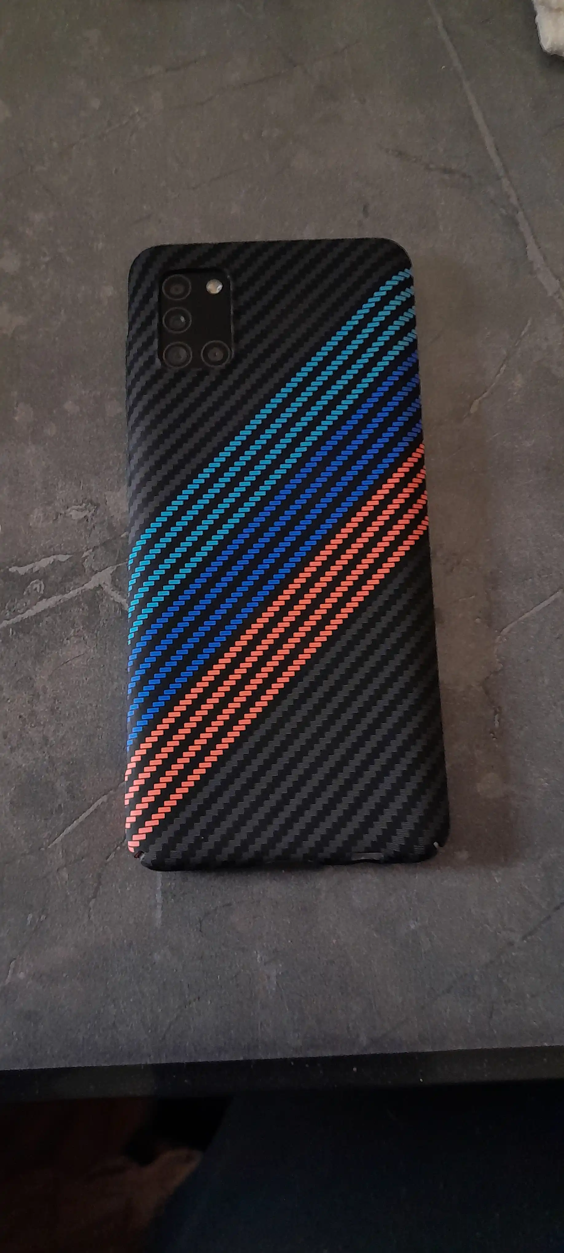 Карбоновый чехол для Samsung A25, A56, A16, A13, A34, A26, A35, A14, A17, A51, A07, A32,