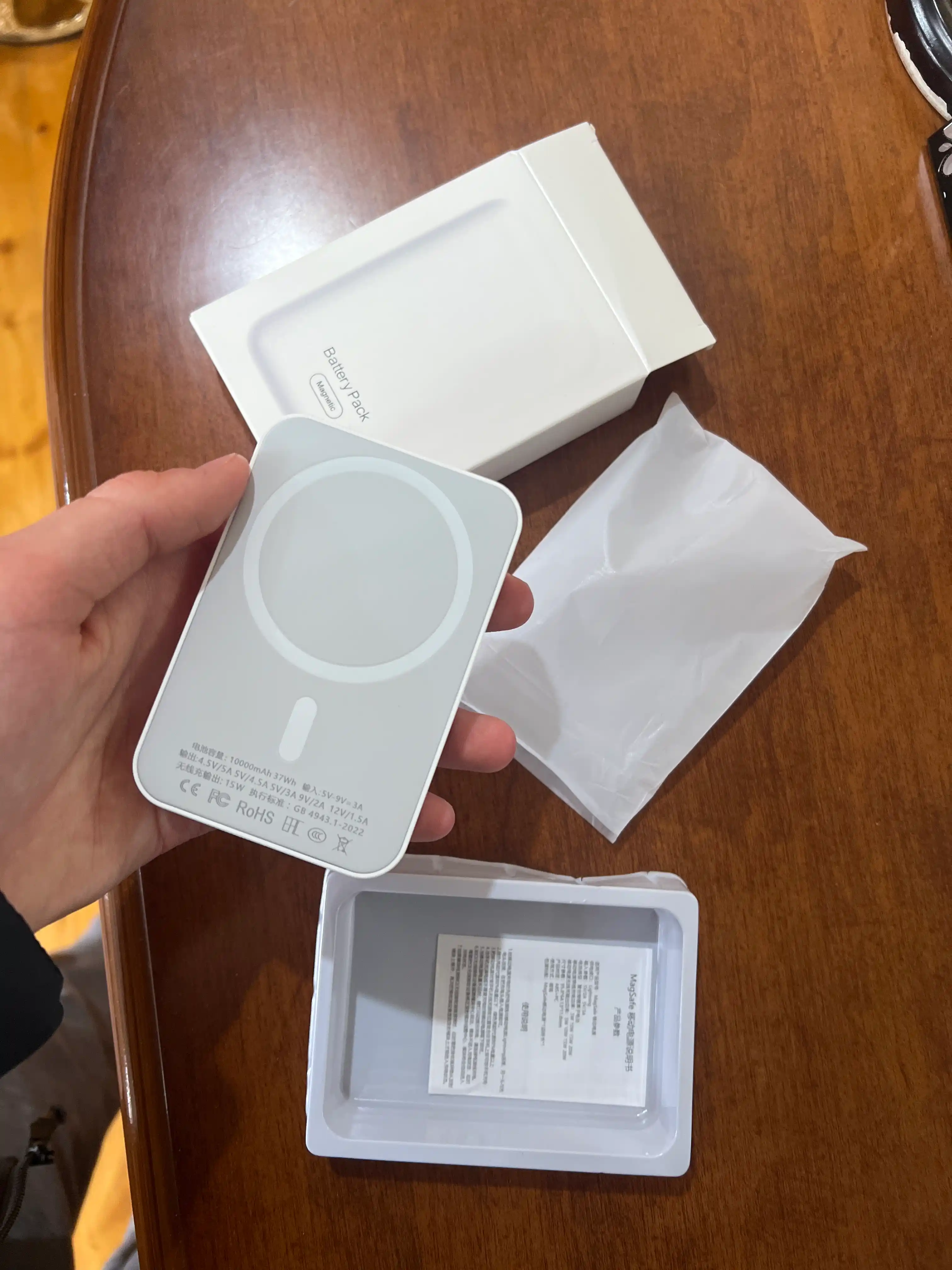 IPhone uchun MagSafe bilan tashqi batareya, 10000 mAh