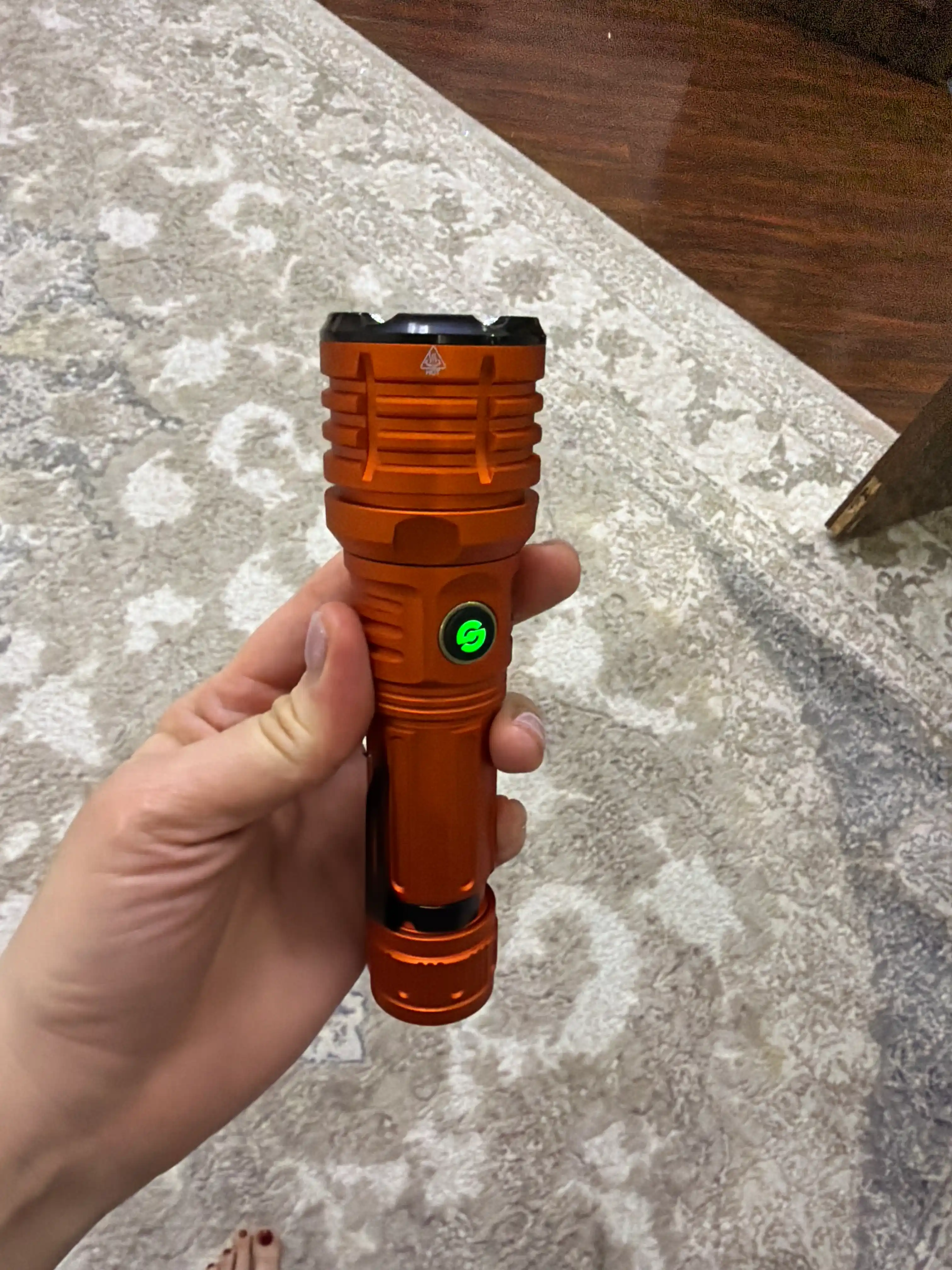 Fonar / bx-57 taktik chiroq ZOOM fokusi, USB-C zaryadlash va IPX6 suv himoyasi bilan