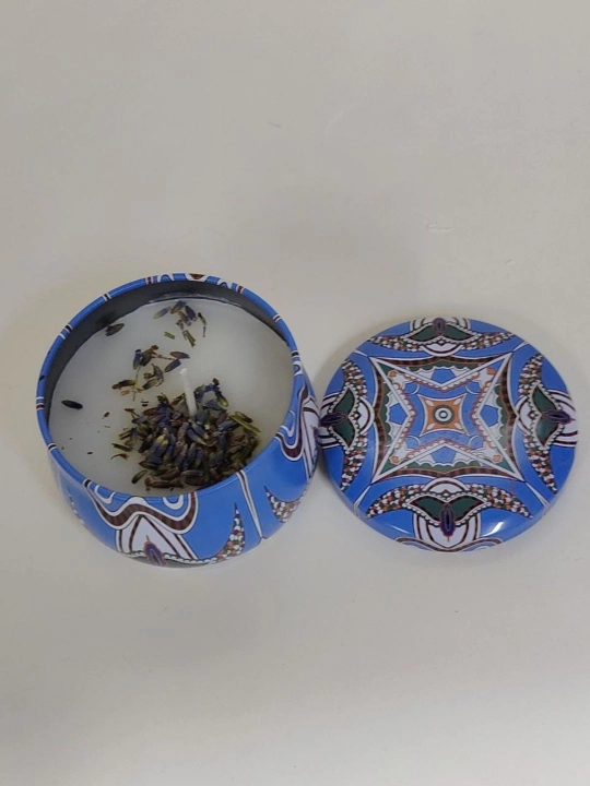 Tunuka qutidagi xushbo‘y shamchalar