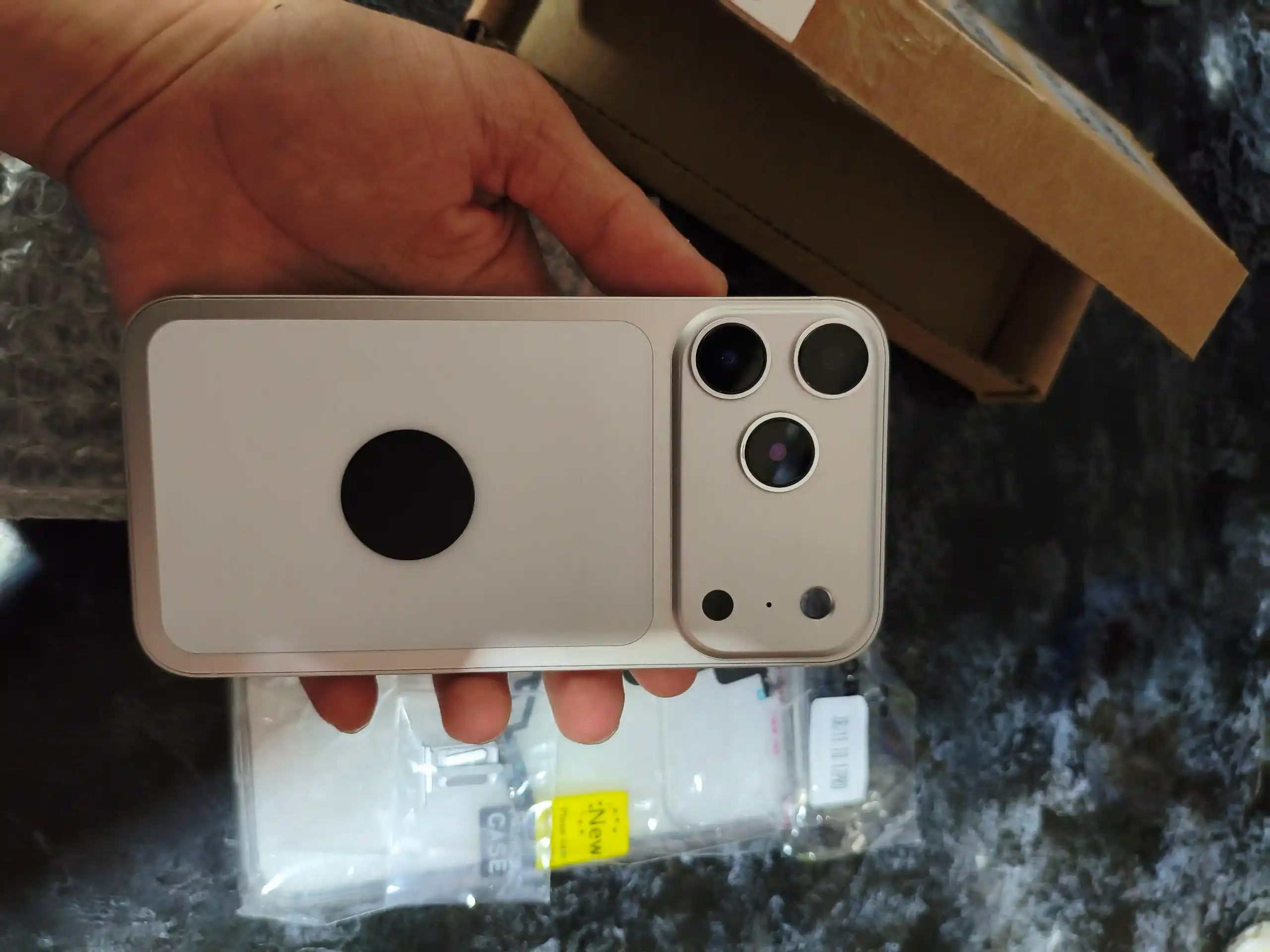 Алюминиевый корпус в стиле iPhone 15 Pro , 16 Pro и 17 Pro для iPhone XR