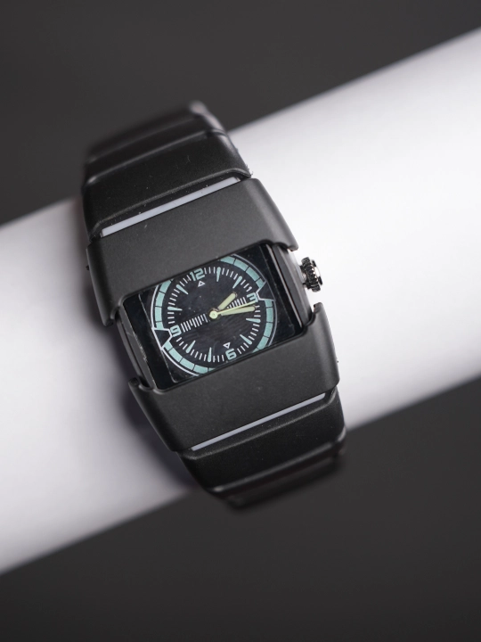 Erkaklar uchun minimalist digital qo'l soati,LED displey, zamonaviy dizayn  - VELTORIA
