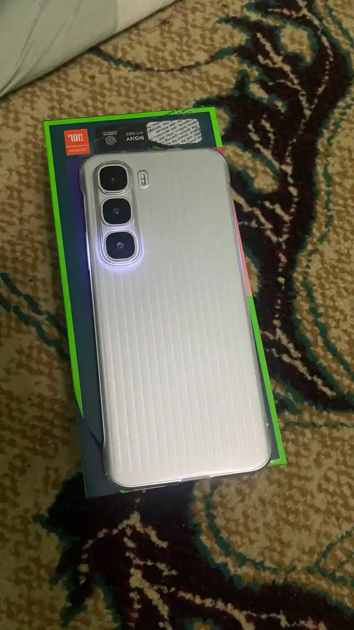 Смартфон Infinix HOT 60 Pro+, 8/256Гб, изогнутый 3D AMOLED 144 Гц, 50 МП, 5160 мА/ч, 45 Вт