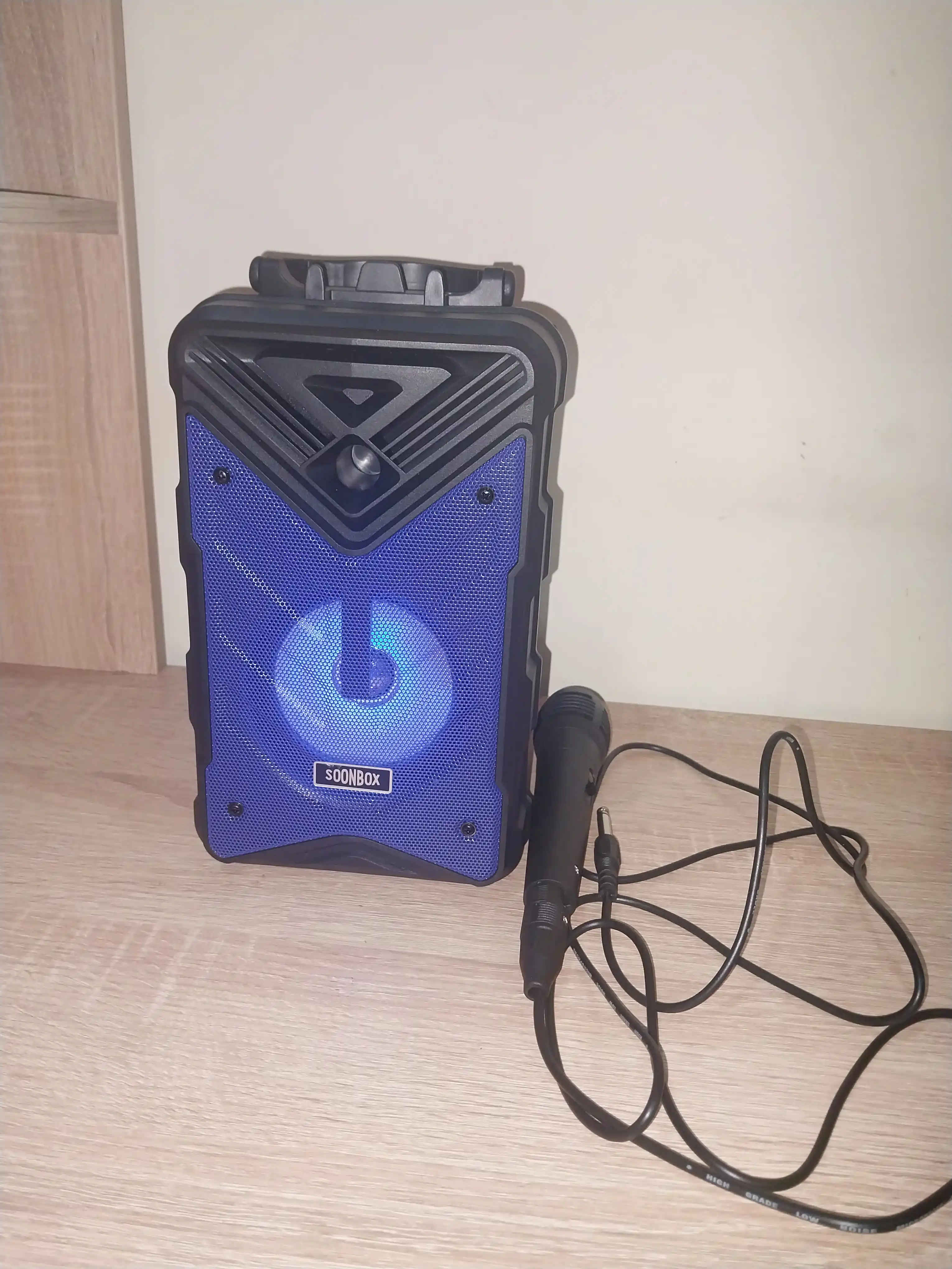 Караоке колонка Soonbox S7 с Bluetooth, FM-радио, микрофоном и LED-подсветкой