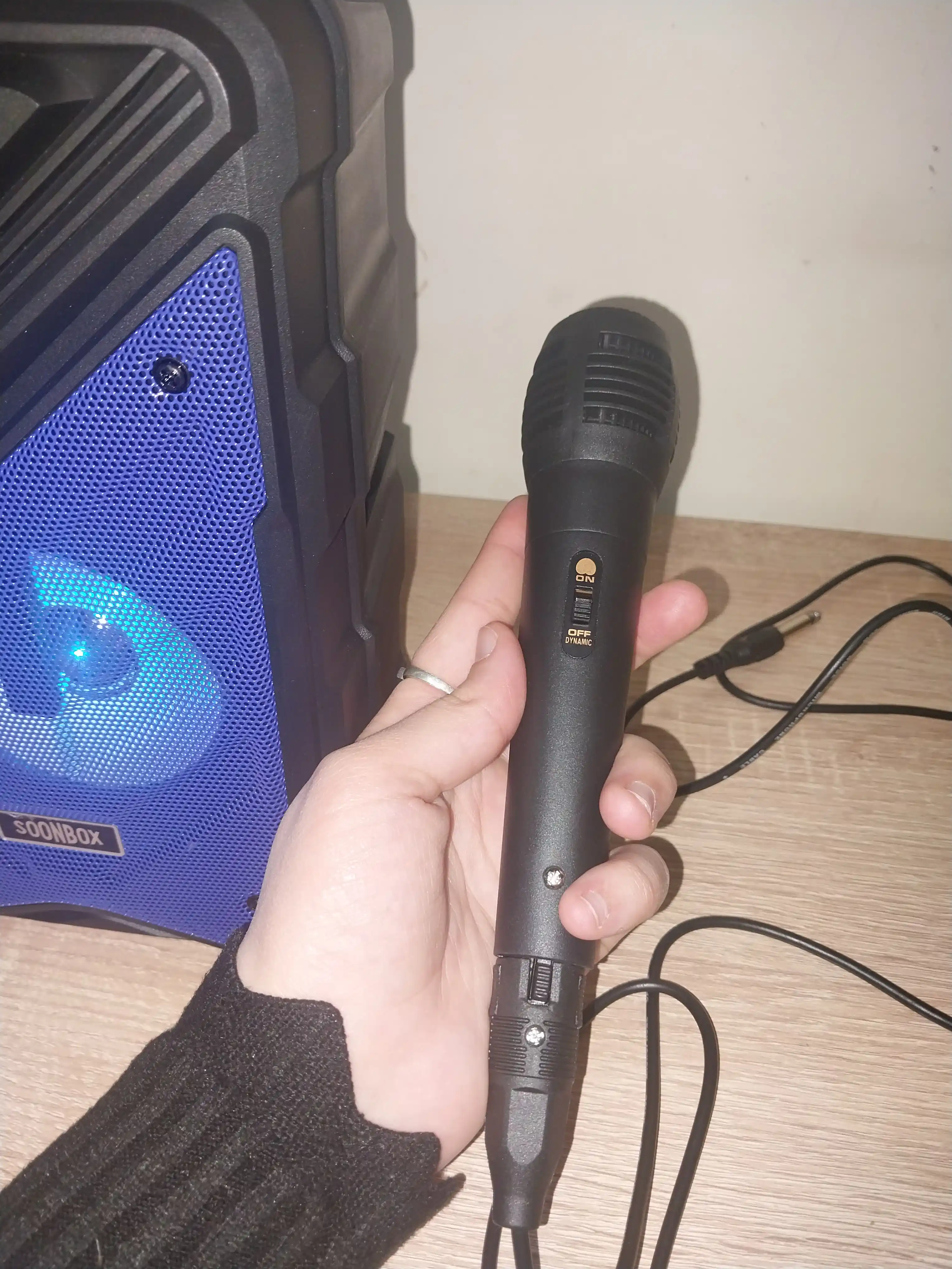 Караоке колонка Soonbox S7 с Bluetooth, FM-радио, микрофоном и LED-подсветкой