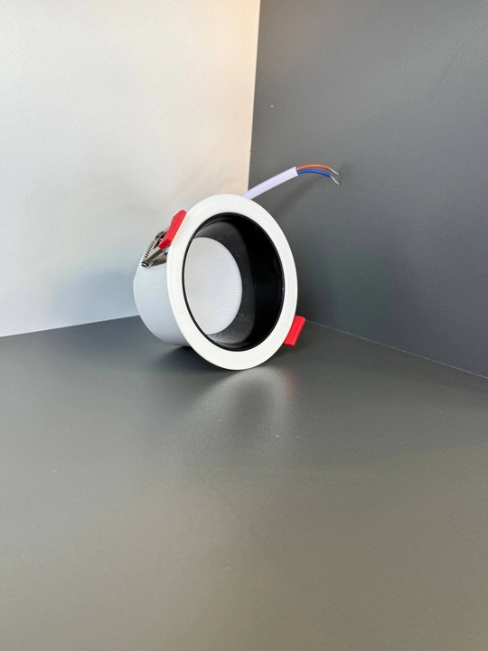 10ta Galogen Chuqur o‘rnatiladigan LED spot 7W, ko‘zni qamashtirmaydigan, oq / qora