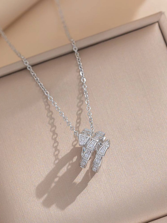 Женская цепочка с кулоном в стиле BVLGARI "Змея", коллекция Serpenti