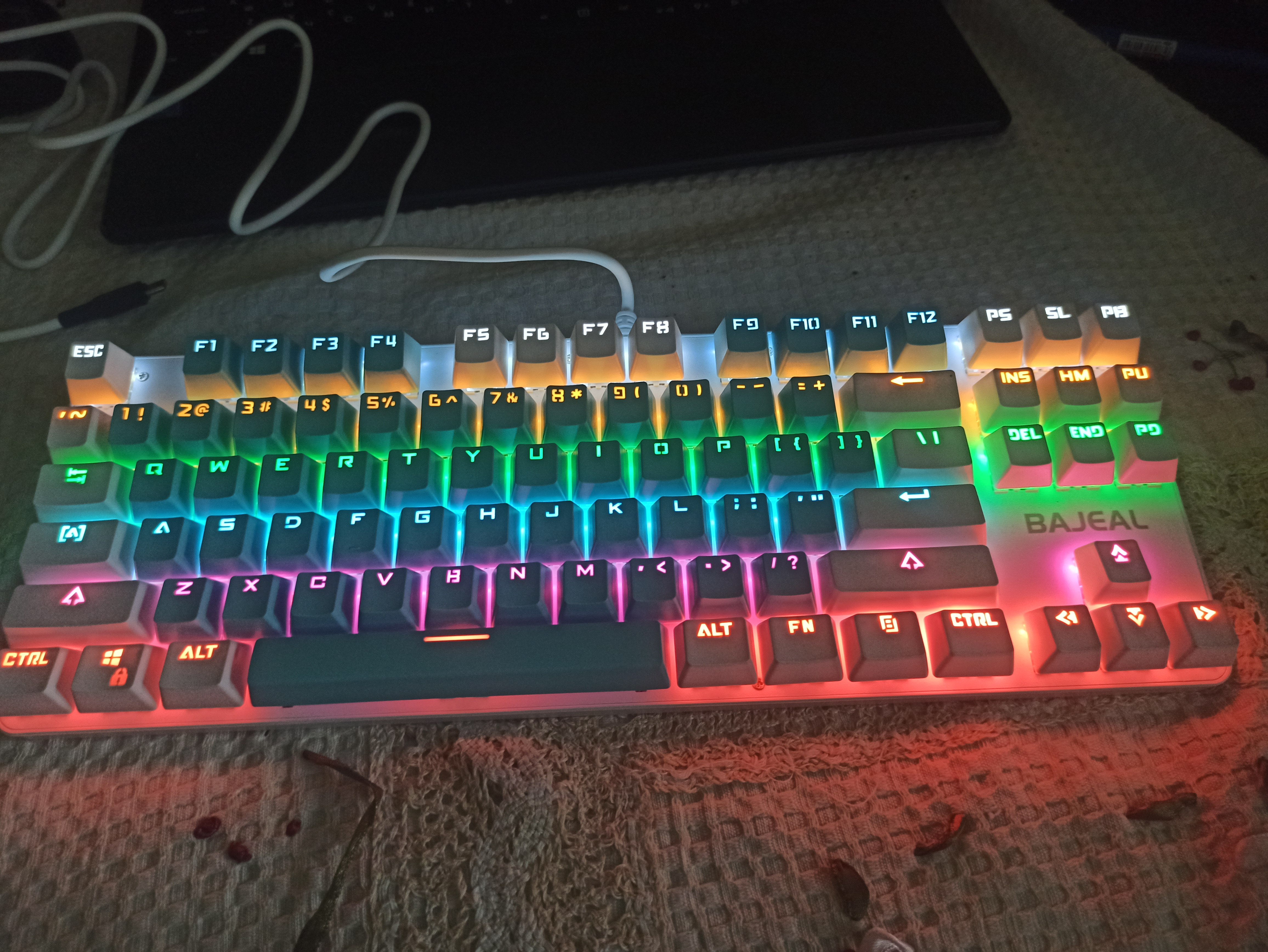 Mexanik klaviatura BAJEAL K100.blue-white, 87 tugma, RGB yoritgichli
