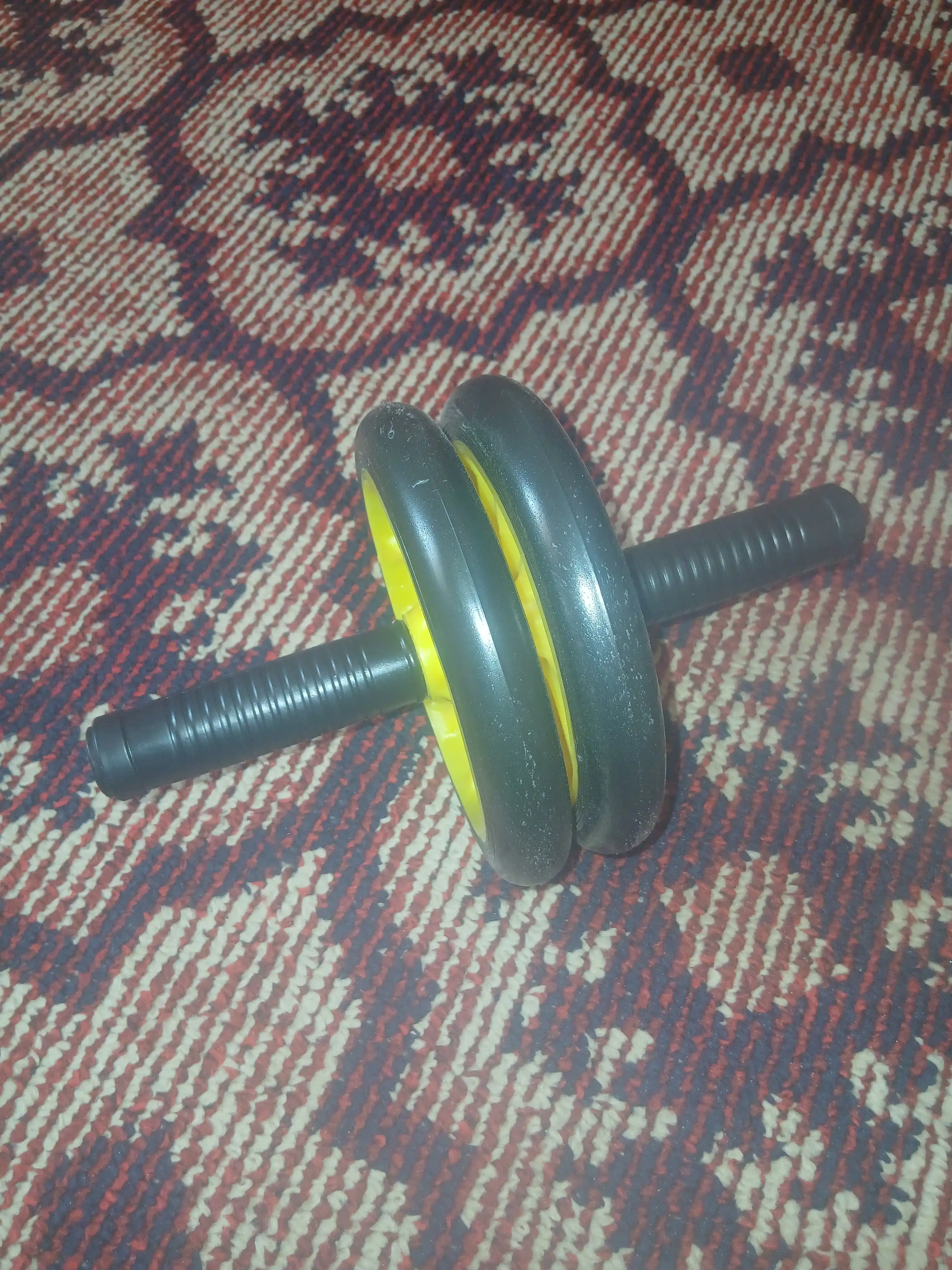 Samarali mashg‘ulotlar uchun fitnes roligi, press va bel trenajyori