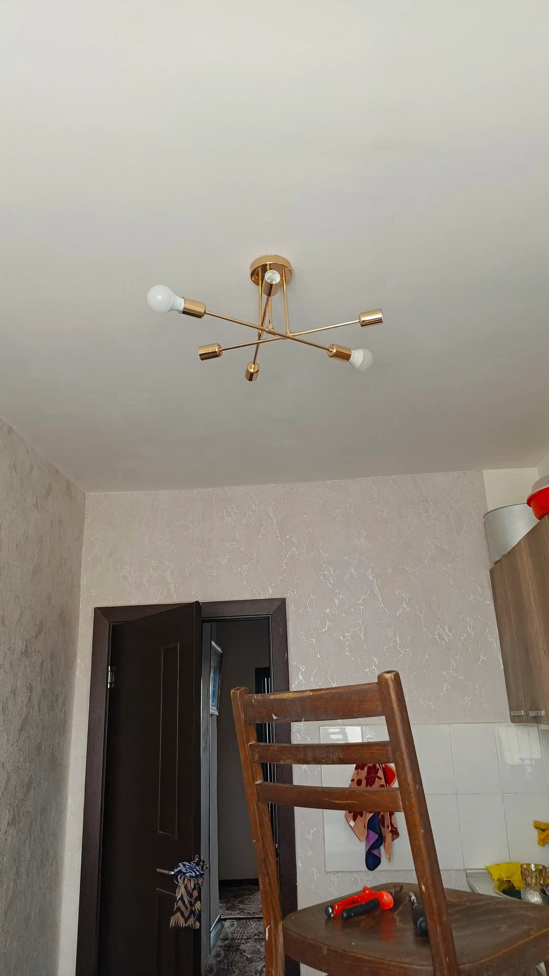 Lyustra shift, loft uslubida, 6, 8 lampochka, osma lyuistra, oshxona va zalga qandillar