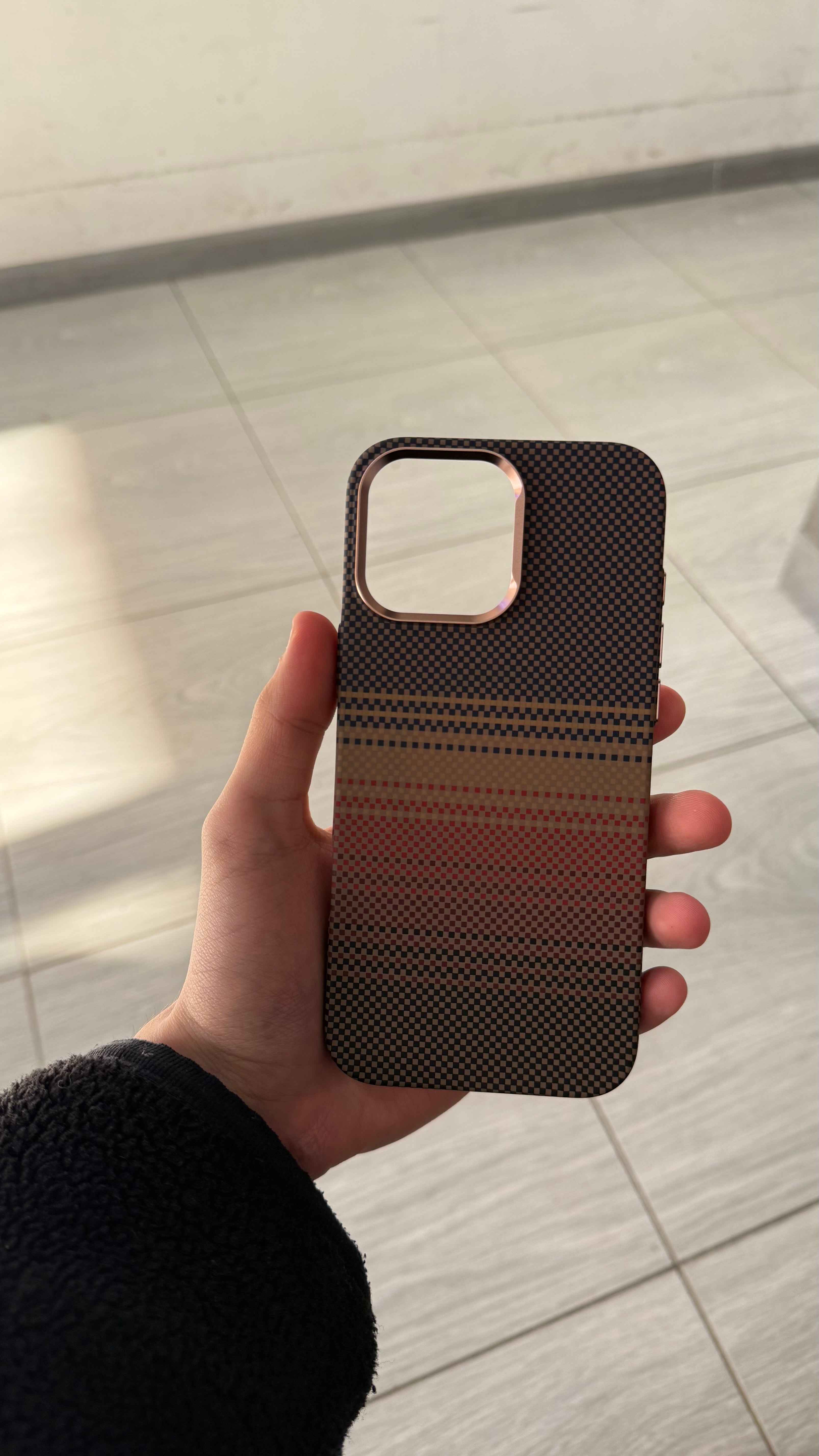 Karbon chexol iPhone 13, 14, 15, 16, 17 Pro Max, Magsafe bilan — ayfon chehol 16 Pro Max