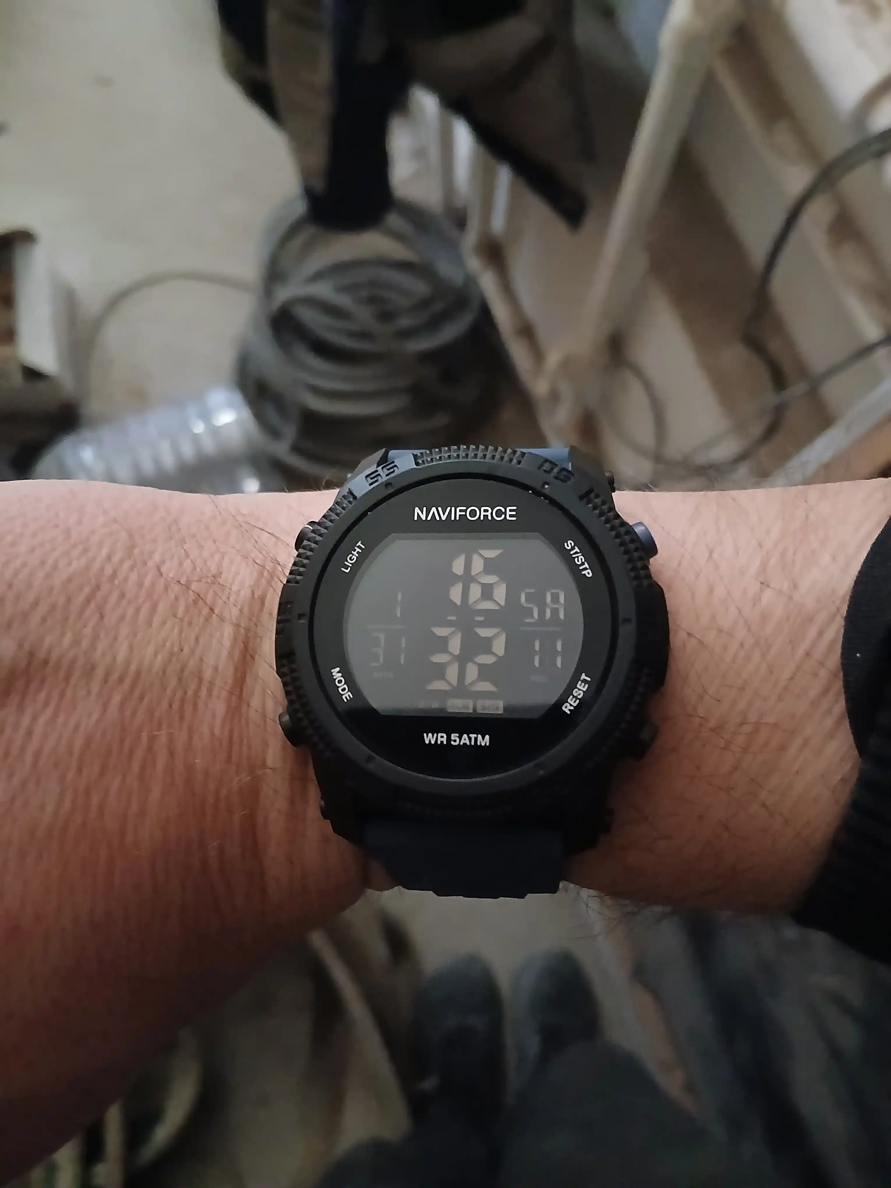 Часы наручные электронные Naviforce 7104