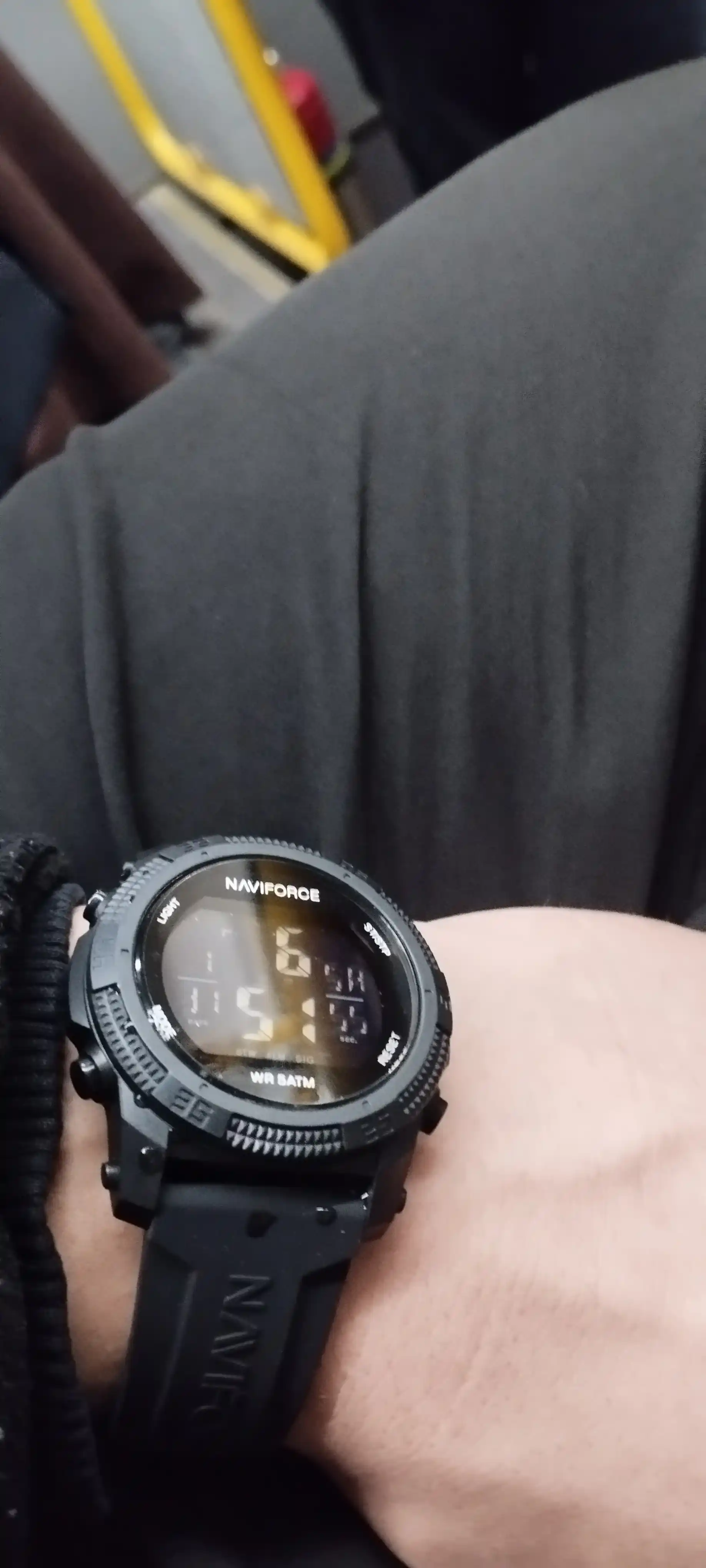 Часы наручные электронные Naviforce 7104