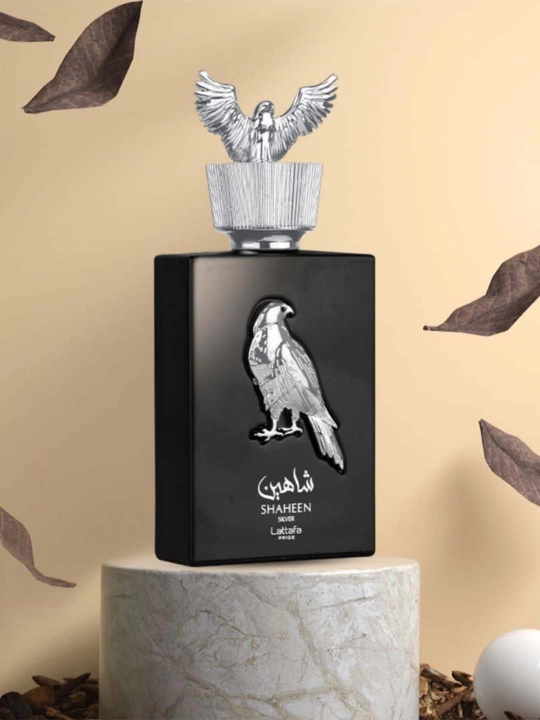 Shaheen Silver 100 ml erkaklar atiri — yog‘ochli va muskusli hidga ega