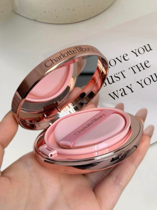 Charlotte Tilbury tusli kushon - namlantiruvchi, ipak qoplamali, upa 12 g