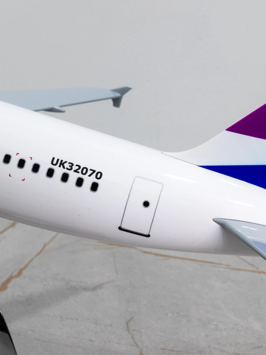 Airbus A320 samolyoti modeli, Centrum Air, 47 sm, metall + plastik