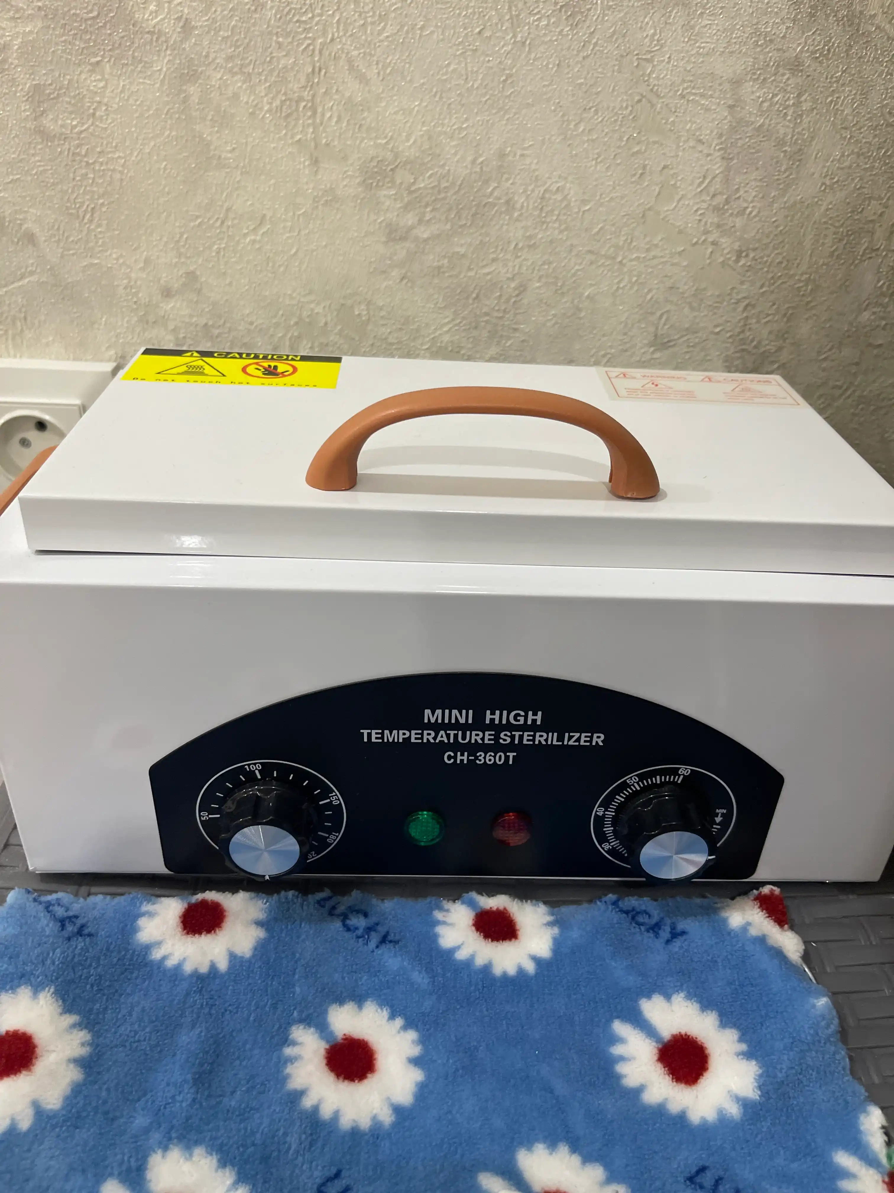 Manikyur asboblari uchun CH-360T sterilizator, quruq suhojar