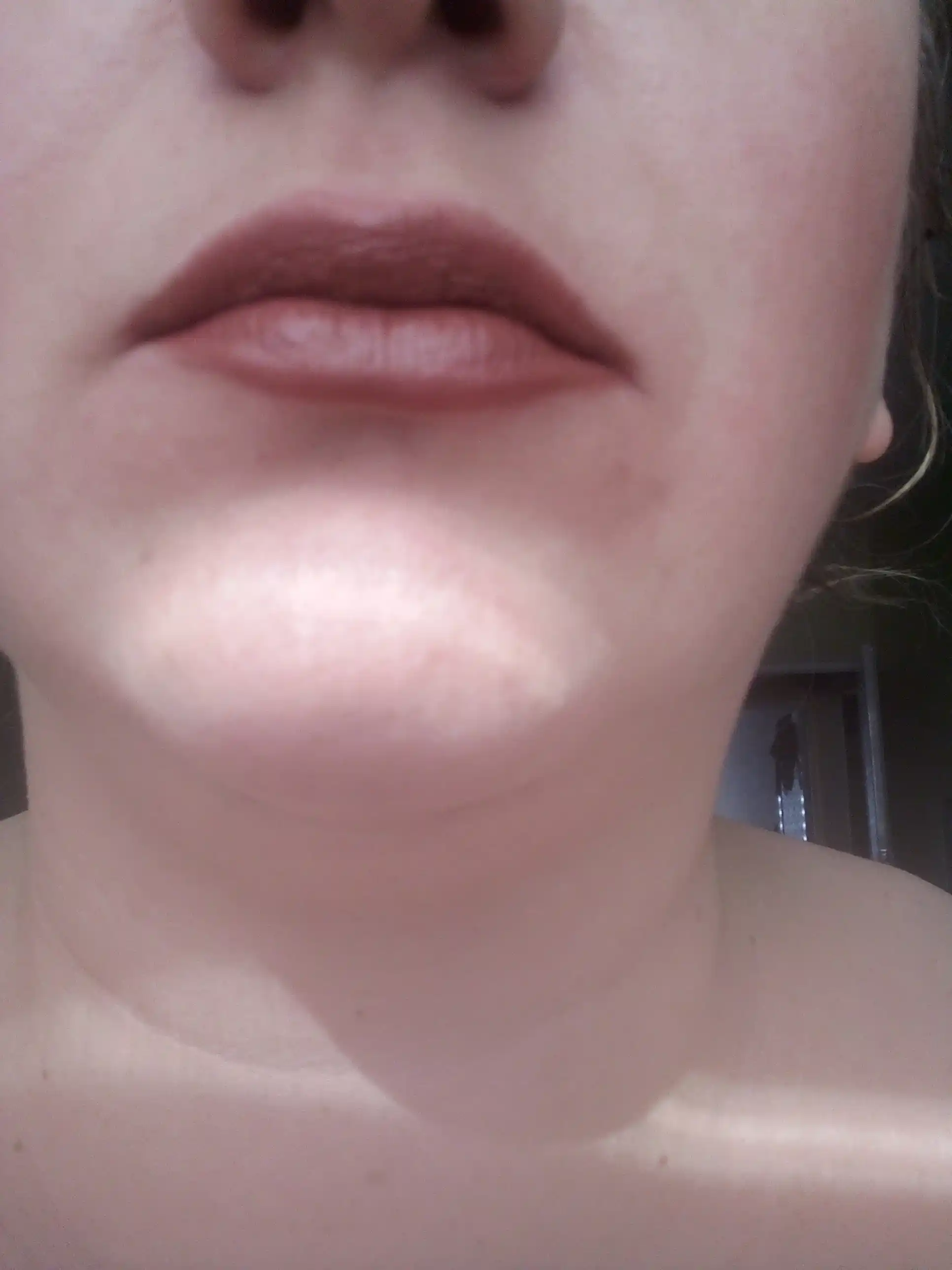 Lab boyog'i L'Oreal Color Riche, ton 107 Senada quyosh botishi
