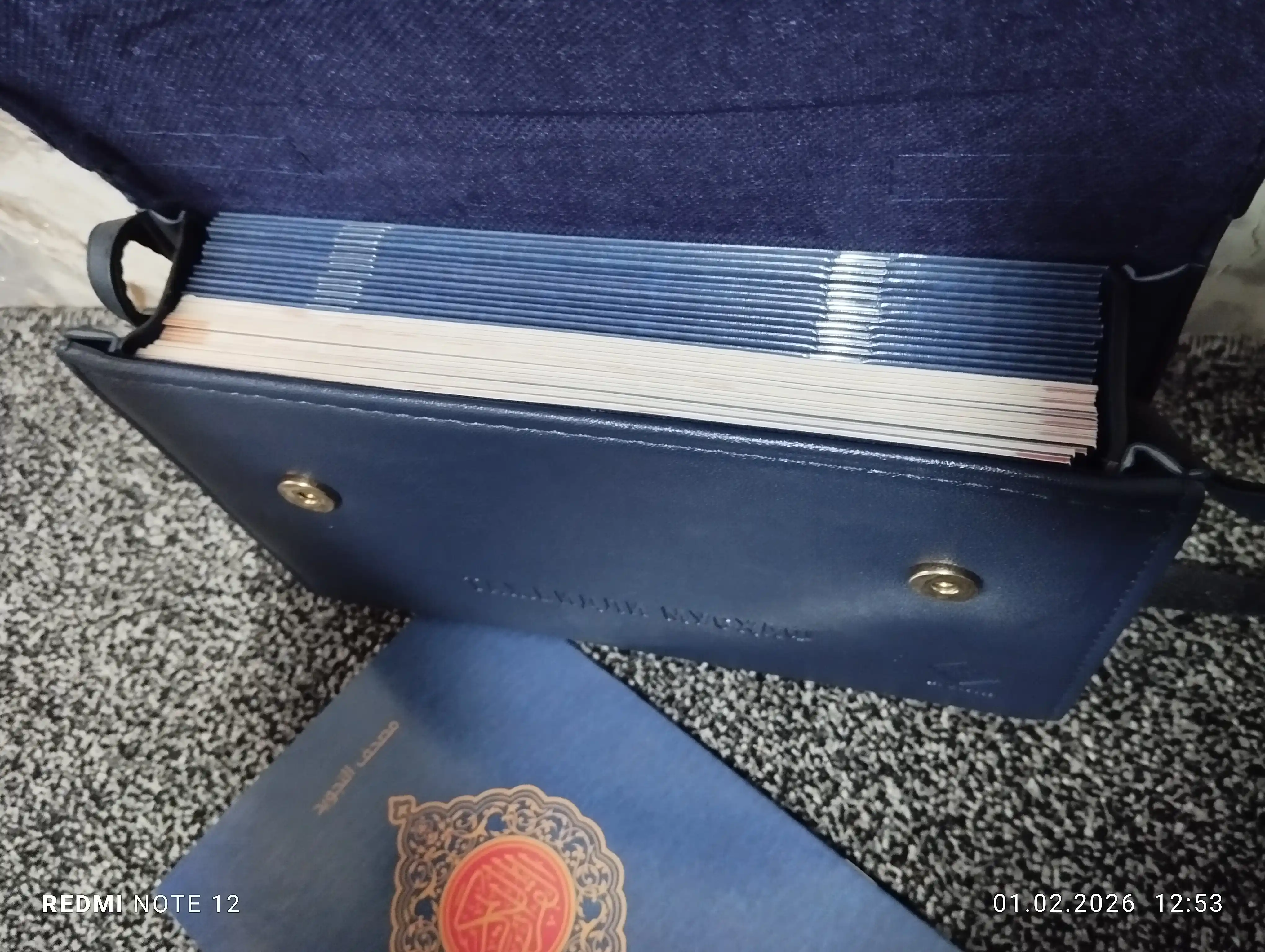 30 Поралик Қуръони Карим — Тажвидли Мусҳаф, в специальной кожаной сумке