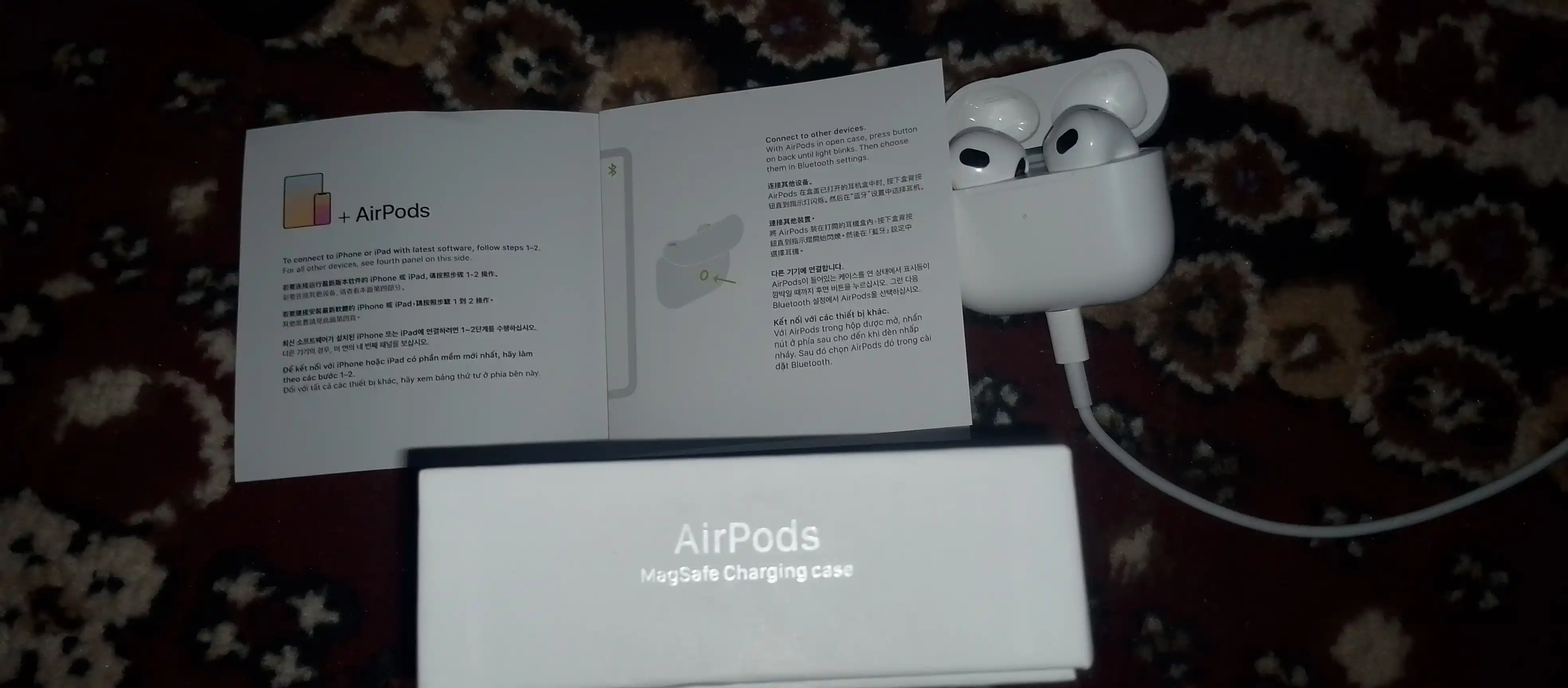Simsiz quloqchinlar Pods 3, iPhone va Android uchun naushniklar