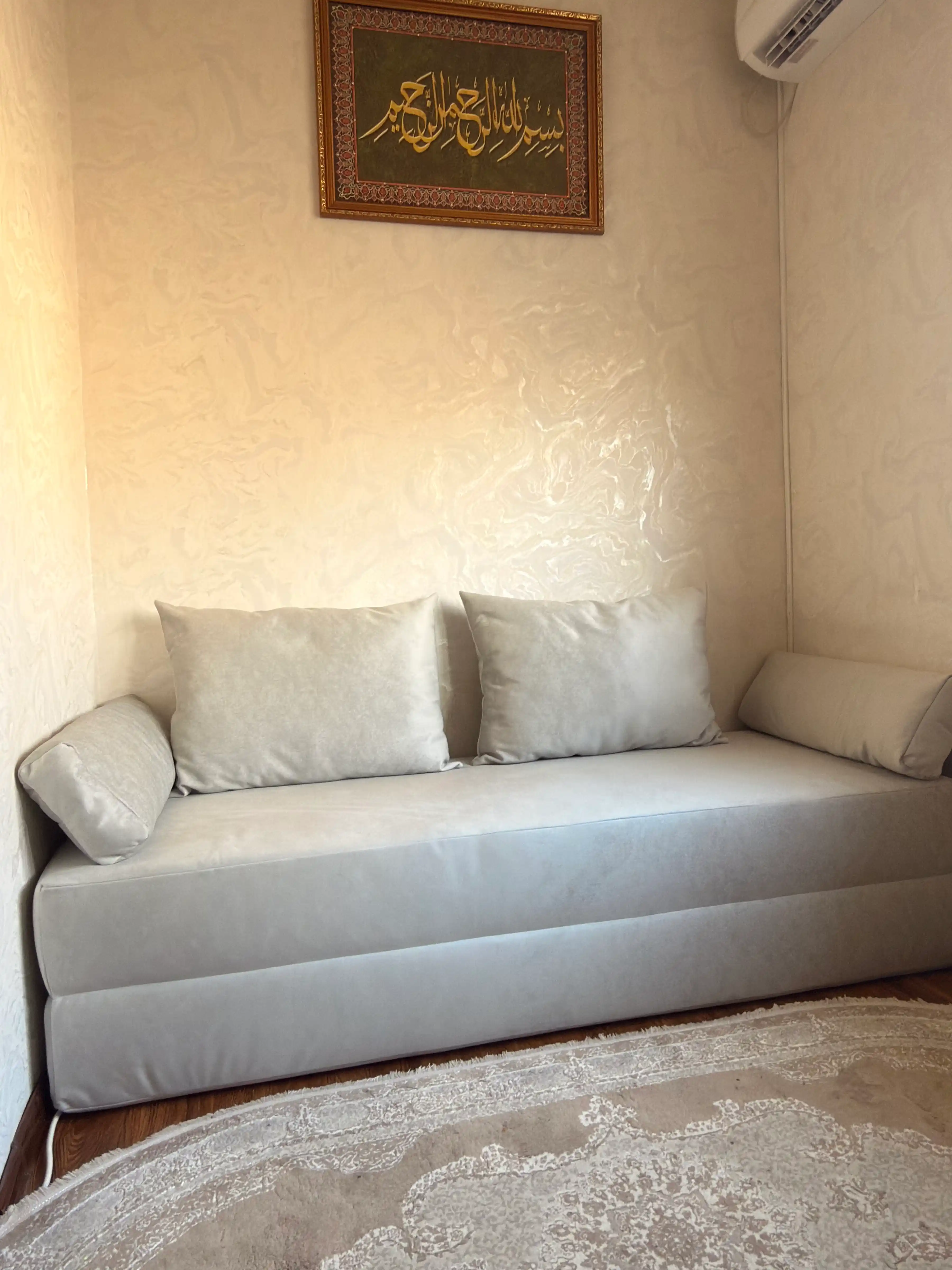 Karkassiz yig‘ma divan-karavot, 140 x 190