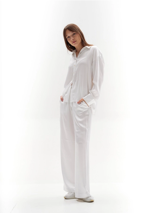 Oblique ayollar pijamasi shimi bilan - 