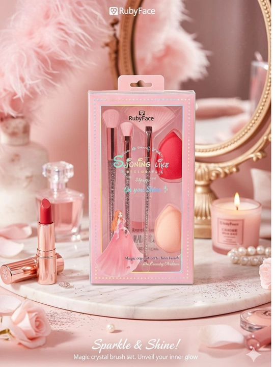 Набор кистей и спонж для макияжа Ruby Face, 3 кисти +2 спонжа - 