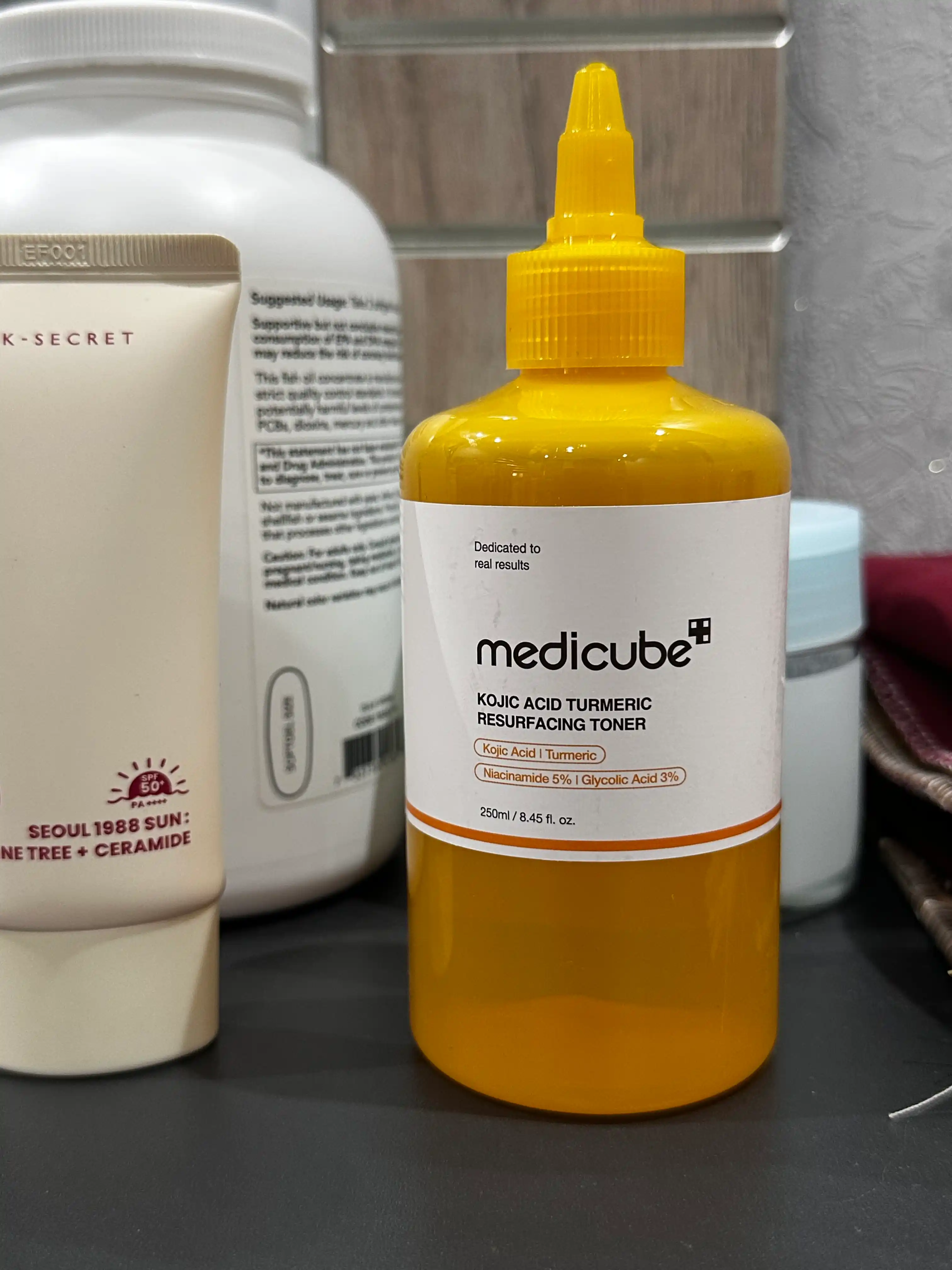 Medicube Kojic Acid Turmeric Resurfacing Toner – тонер для выравнивания тона и осветления
