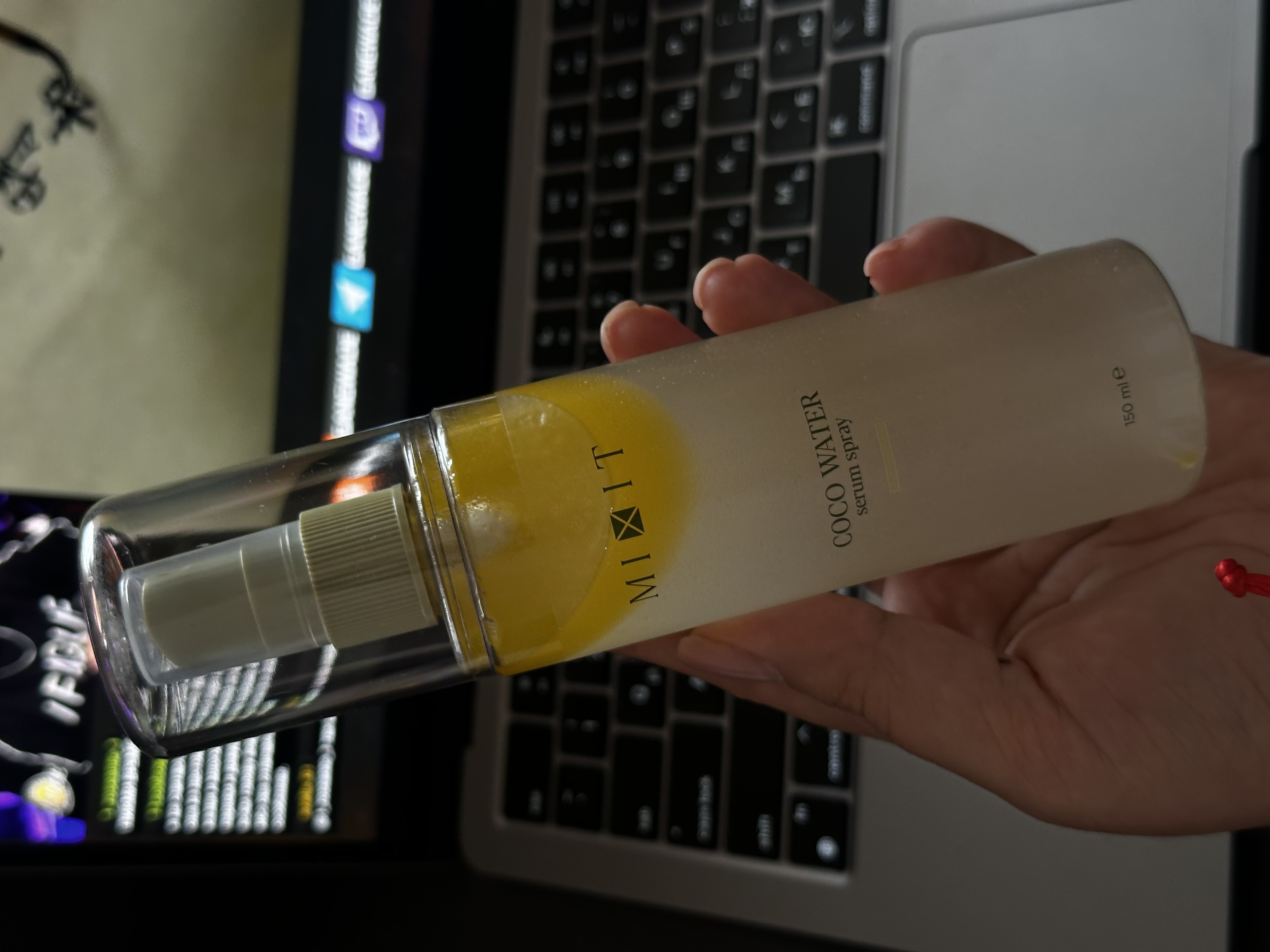 MIXIT Coco Water yuz uchun seramid va kokos suvli namlantiruvchi serum-sprey, 150 ml