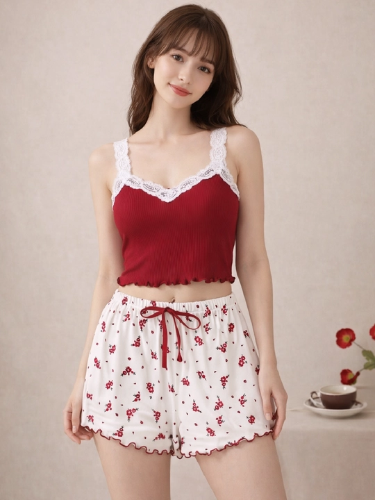 Pijama ayollar uchun 3x1, ayollar uy kiyimi to‘plami, gulli troyka – top, shim va shortik