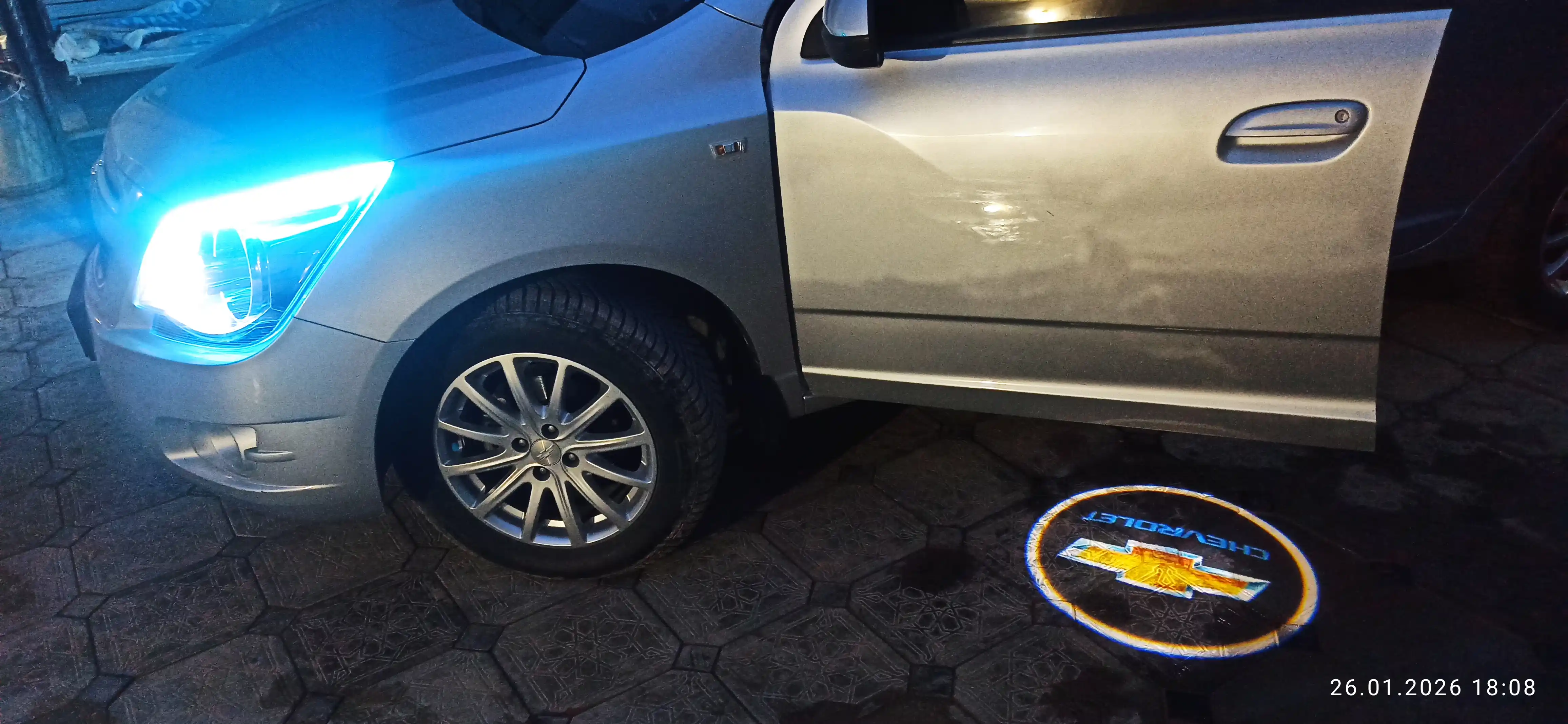 Svetodiodli chiroq avtomobil eshigi uchun, Chevrolet va boshqa logotipli, 2 dona