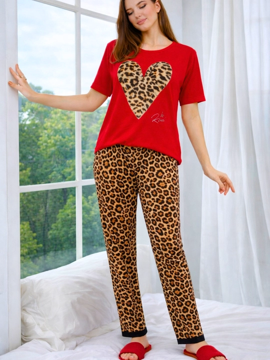 Ayollar uchun uy uchun to'plam, 3 tasi 1 da pijama, razmer standart 46-48-50-52, viskoza