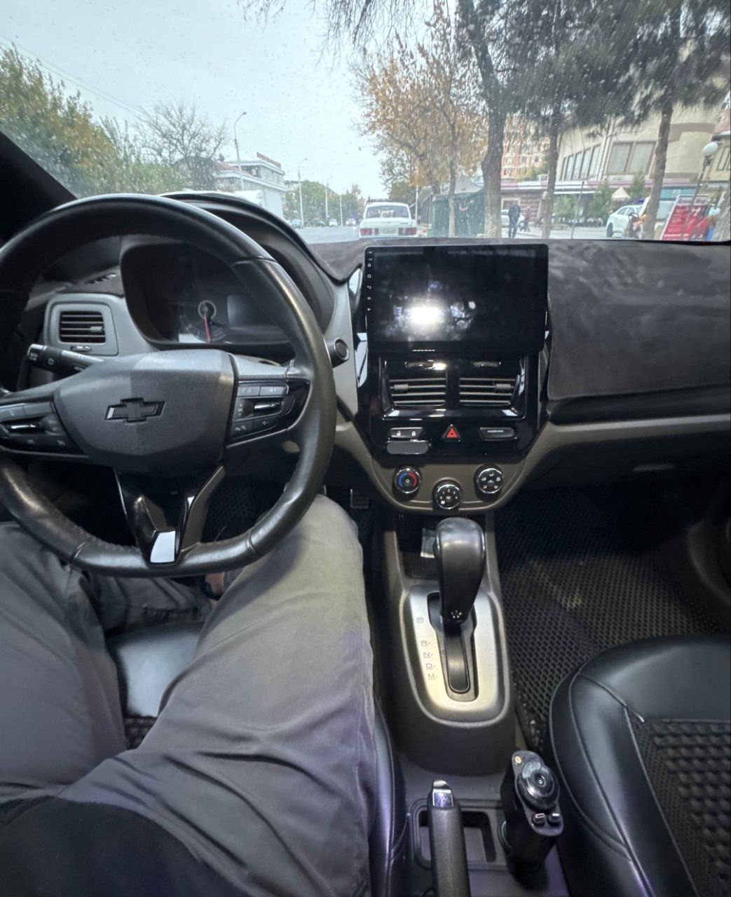 Avtomobil uchun magnit telefon ushlagich