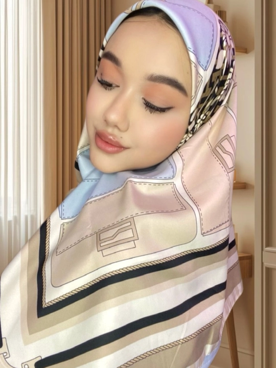 Dior ipak sharflari, hijoblar