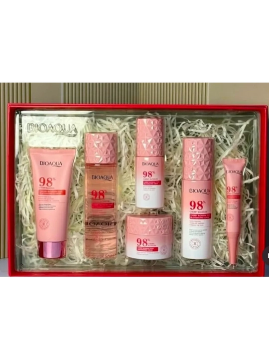 Gialuron kislotali, terini yoshartirish uchun BIOAQUA kosmetik sovg‘a to‘plami