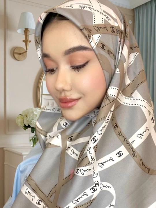 Dior шелковые платки, хиджабы