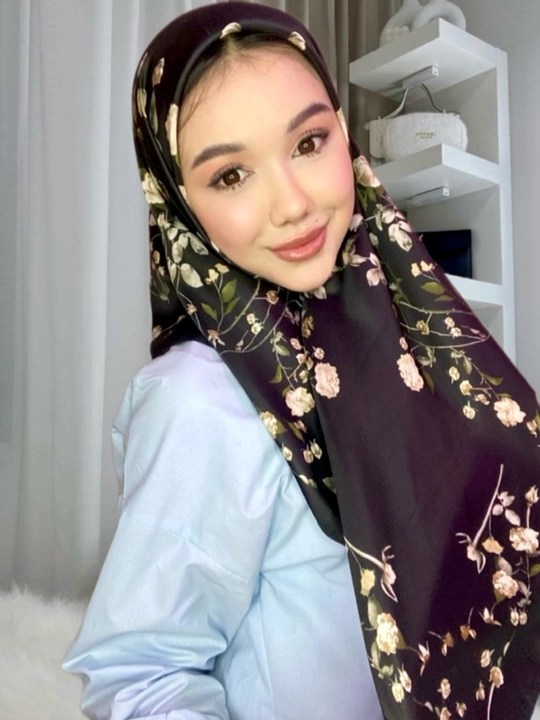 Dior ipak sharflari, hijoblar