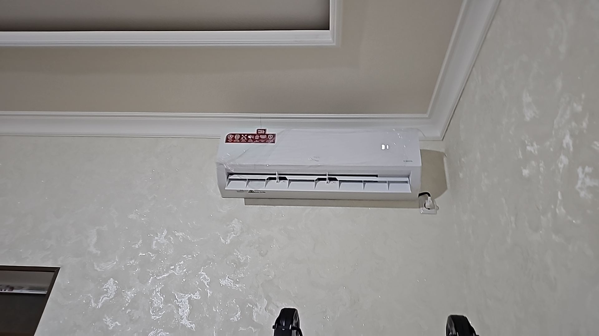 Konditsioner SPLIT TCL 12, 24 Invertor, 70 kvadrat metrgacha