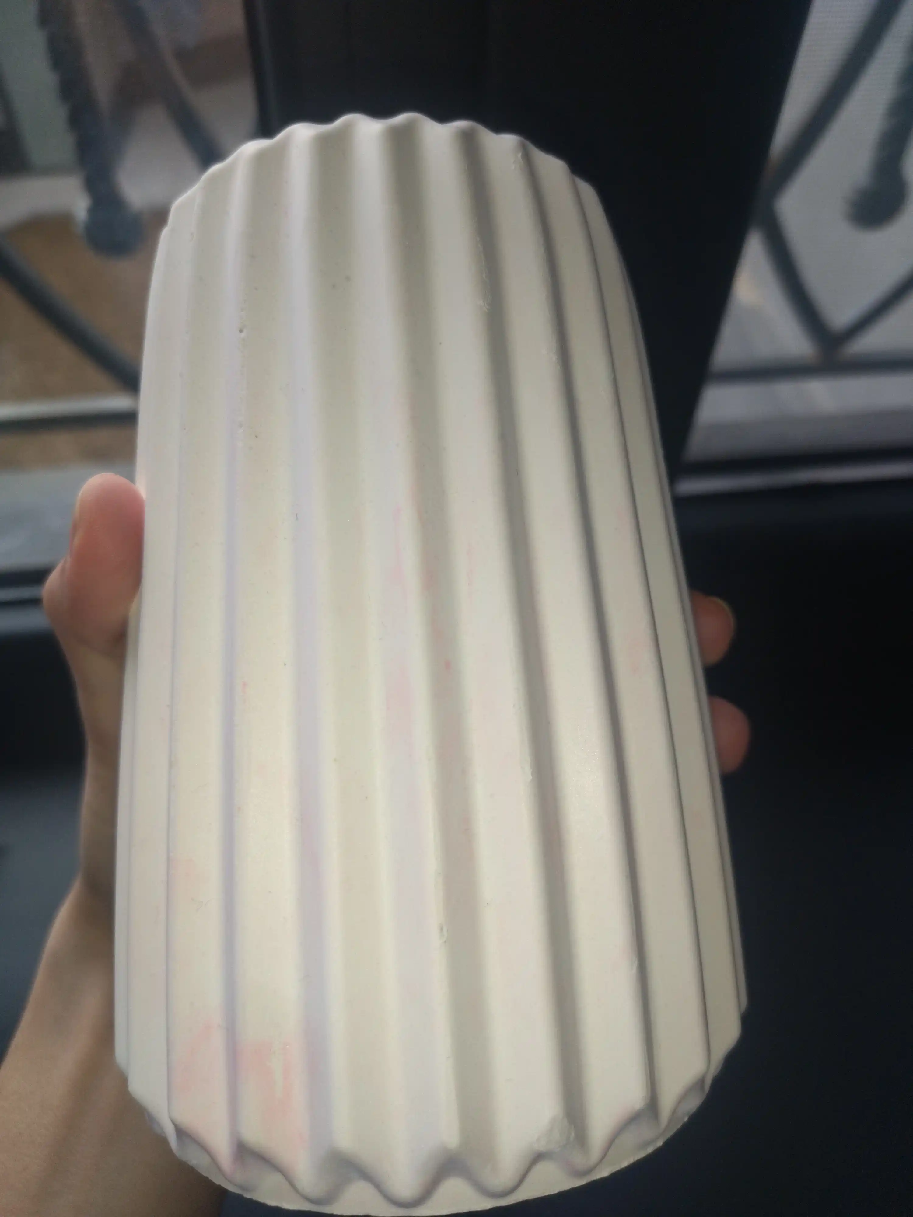Sun’iy va quruq gullar uchun vaza, o‘lchami 16x10,5 sm