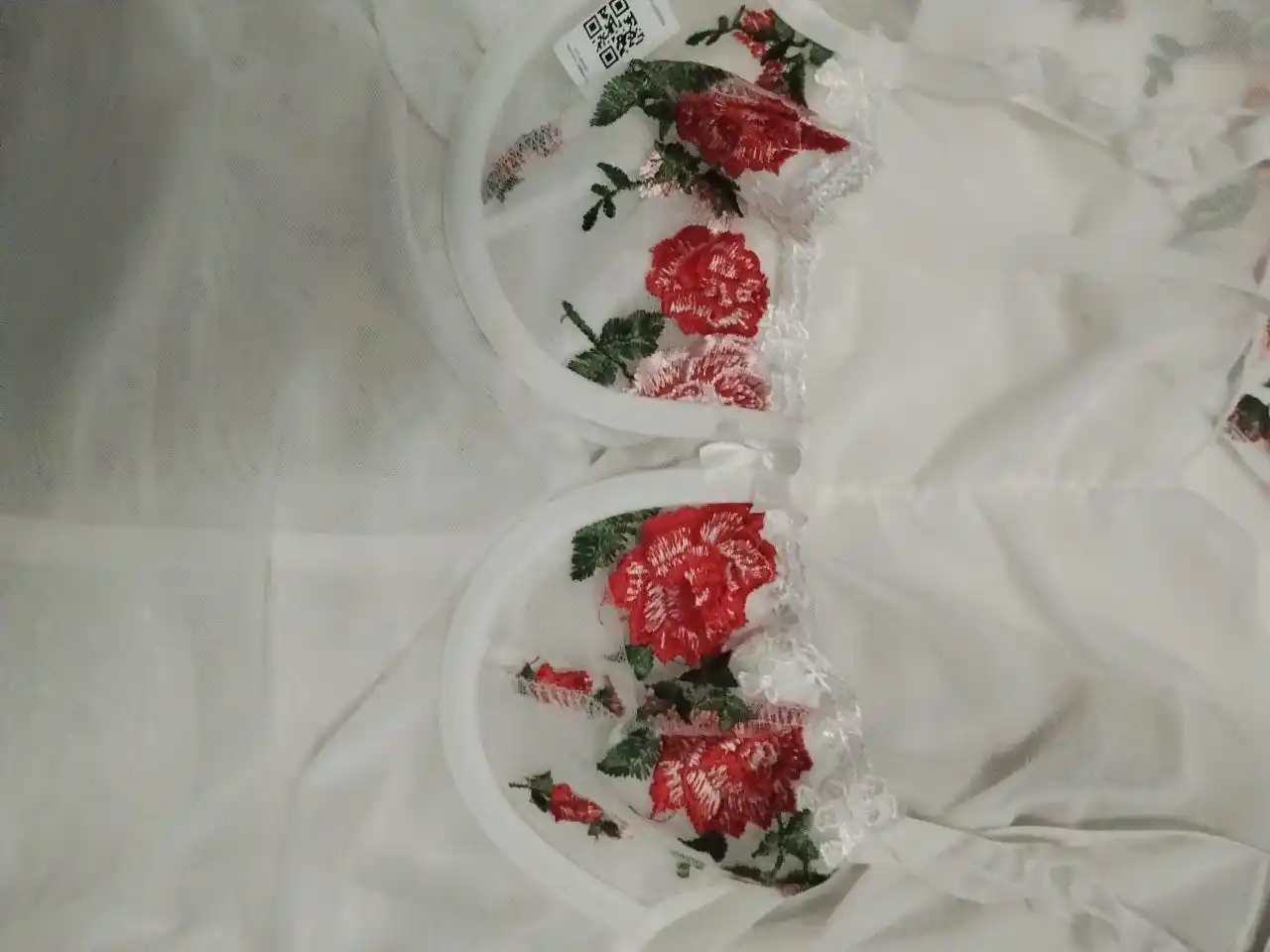 Tungi ko‘ylak, ayollar uchun, atirgul kashtalari bilan bezatilgan romantik to‘rli penyuar