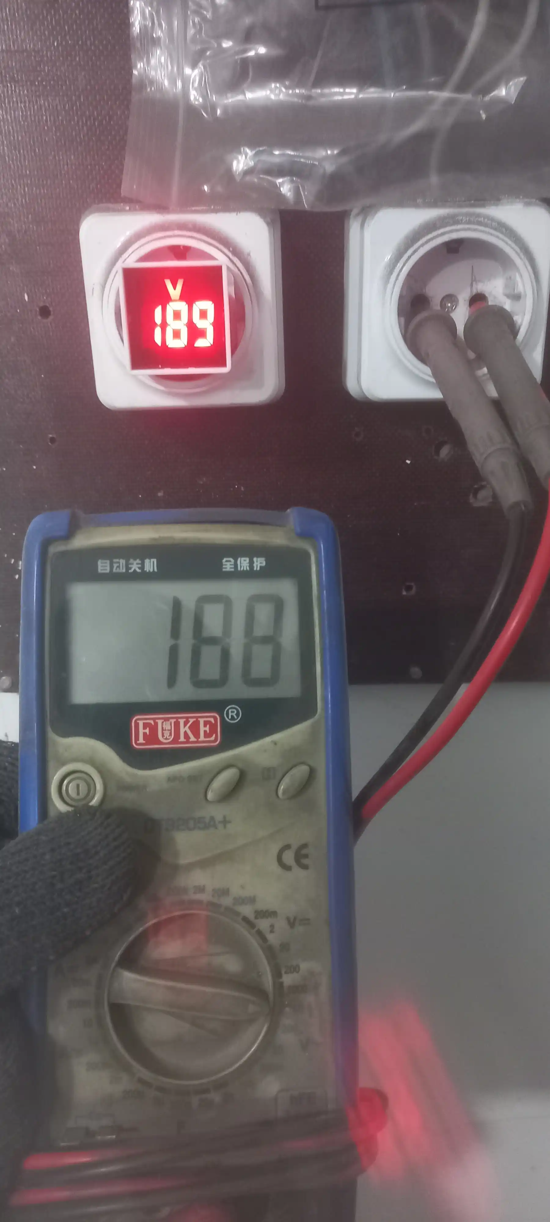 Voltmetr Botric V-PL