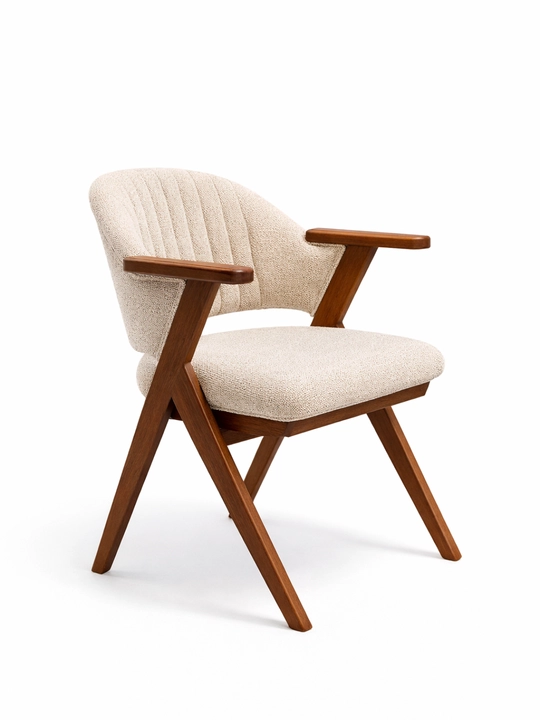 Richvud stuli - yog‘och oyoqli zamonaviy yumshoq stul