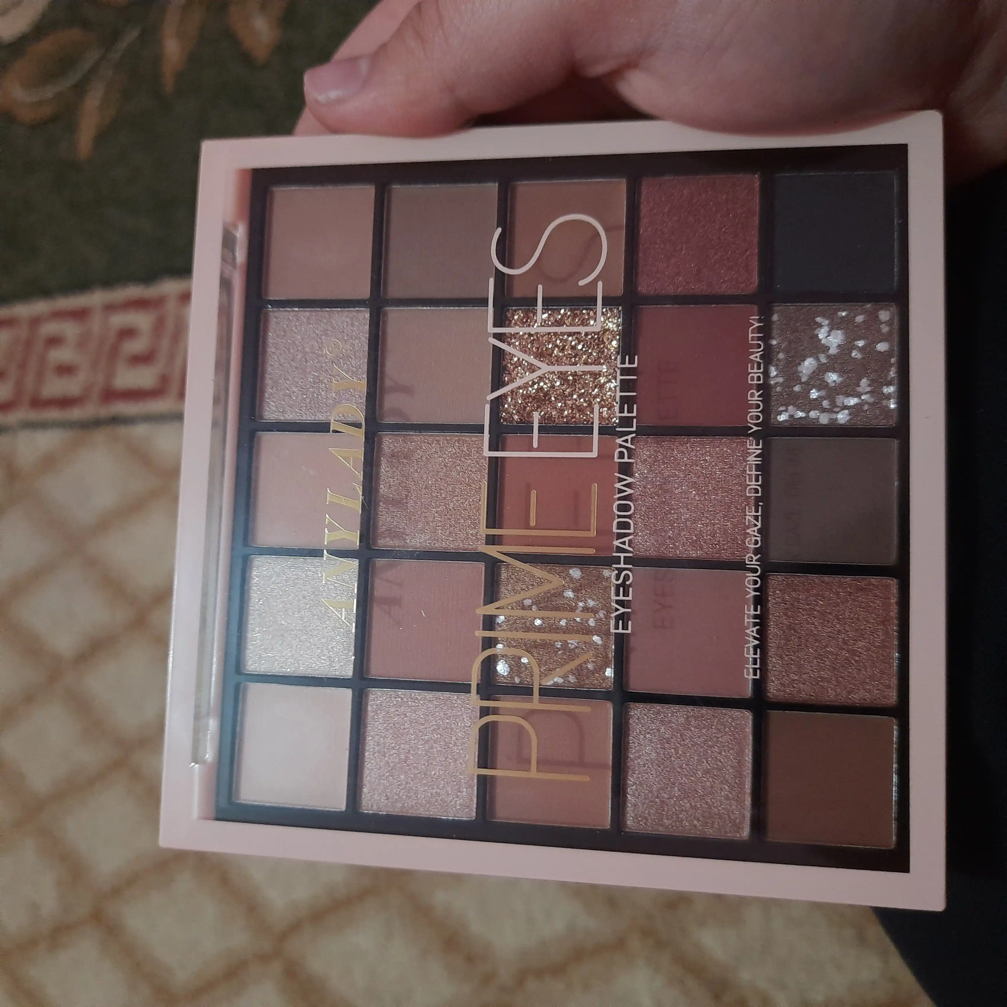 ANYLADY Brown Eyes — профессиональная палетка теней для век