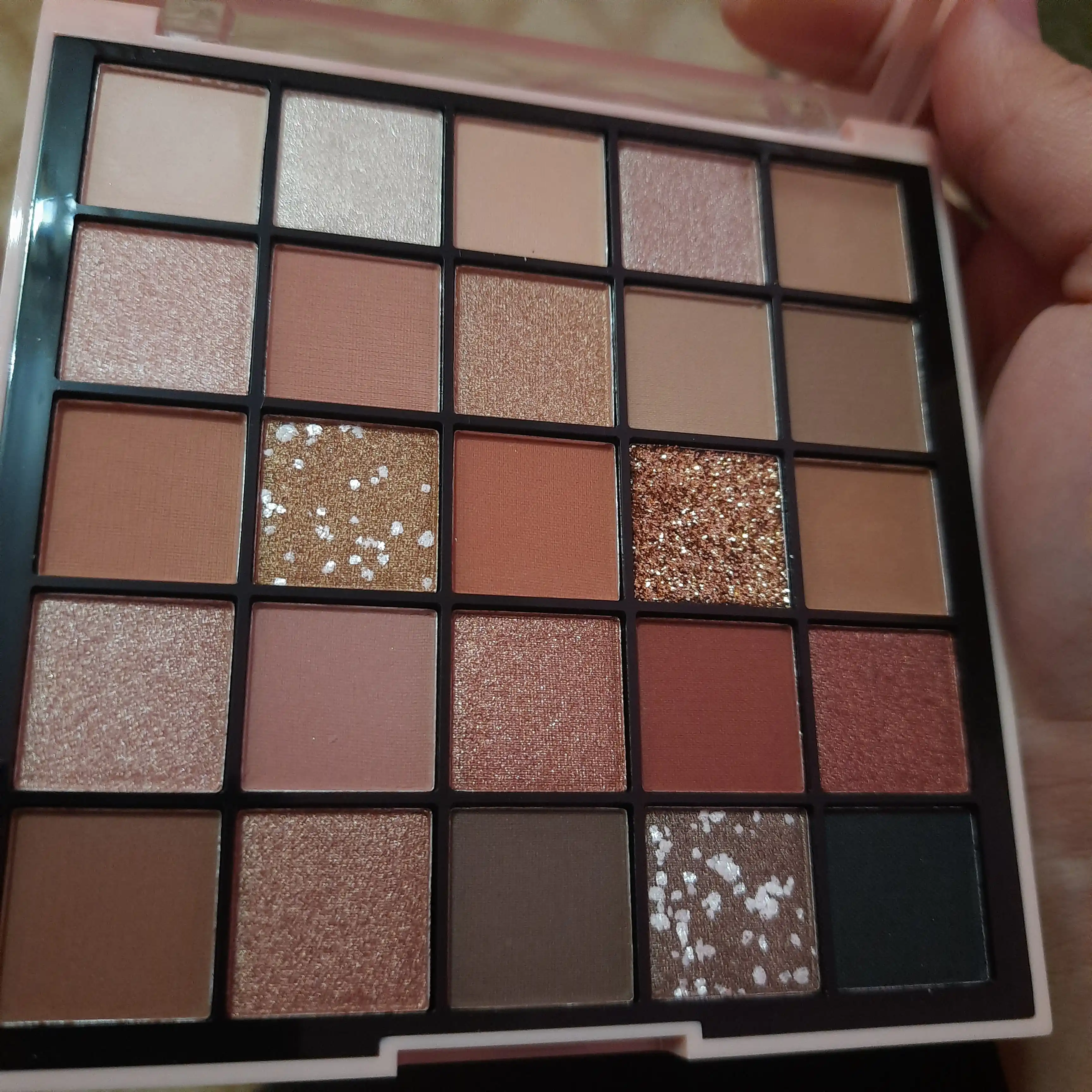ANYLADY Brown Eyes — профессиональная палетка теней для век